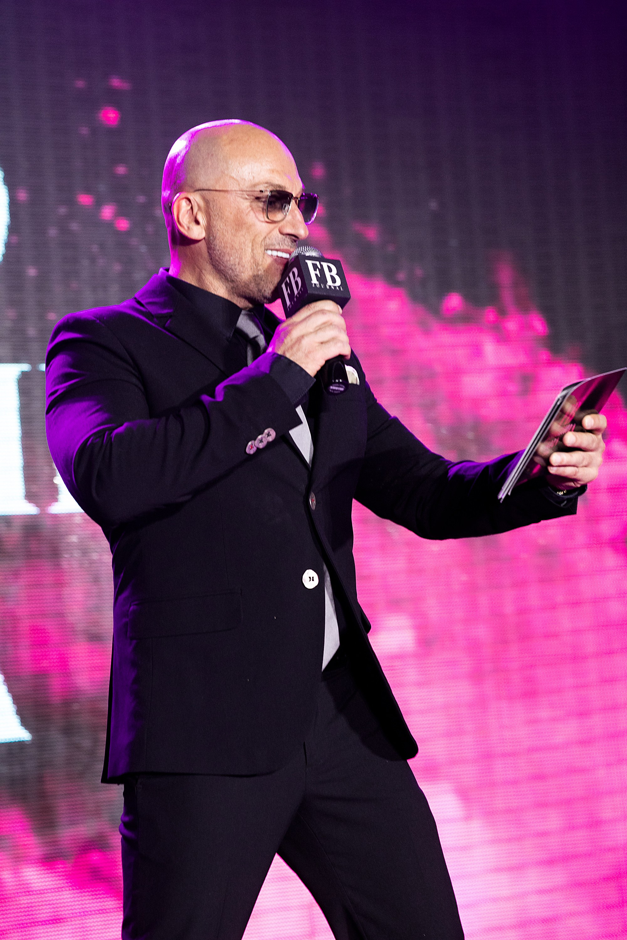 FB. Art photographer Nino