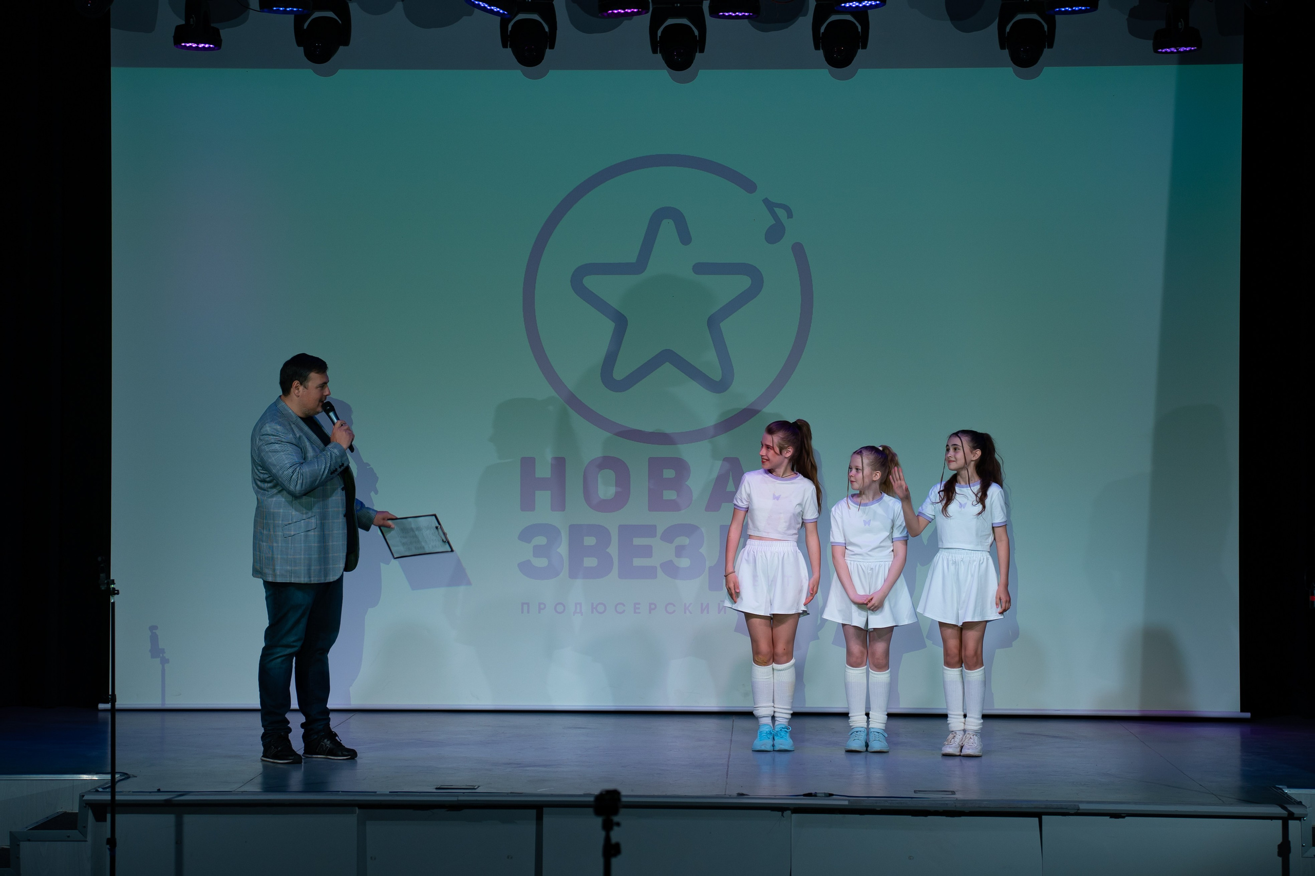 Отчетный концерт продюсерского центра «Новая Звезда». Фото / Видеосъемка в Москве