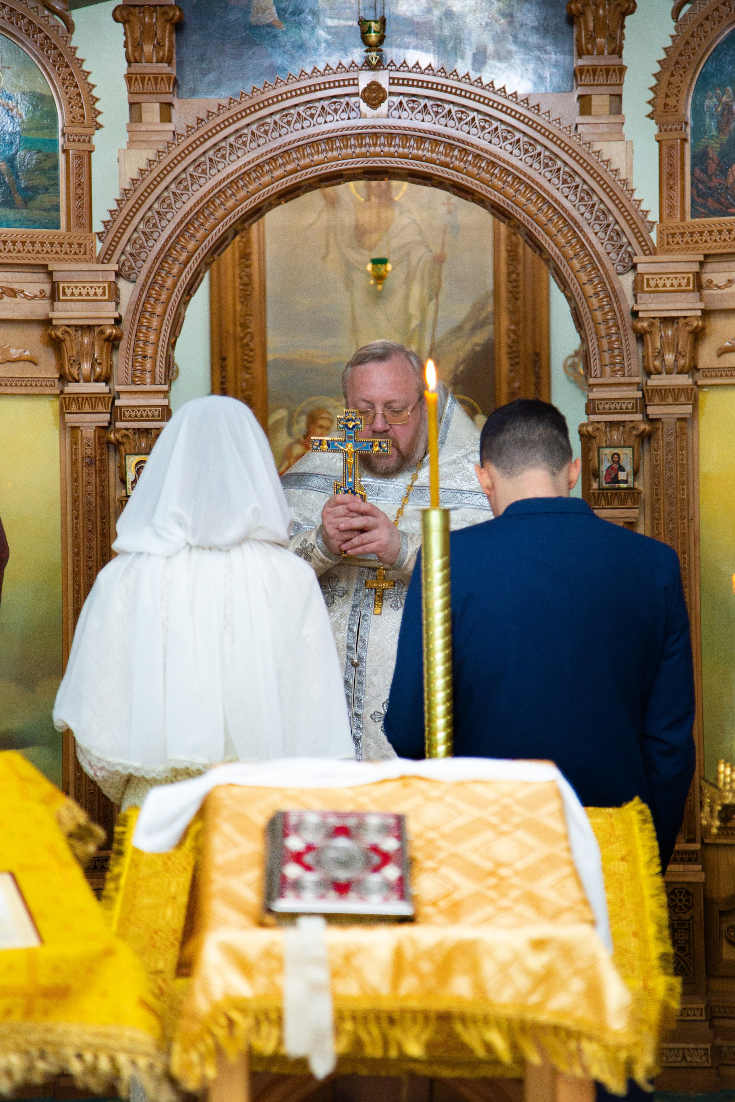 Венчание. Фотограф Краснодара, фотограф в парке Галецкого.репортажный фотограф. детский фотограф, свадебный фотограф. профессиональный фотограф