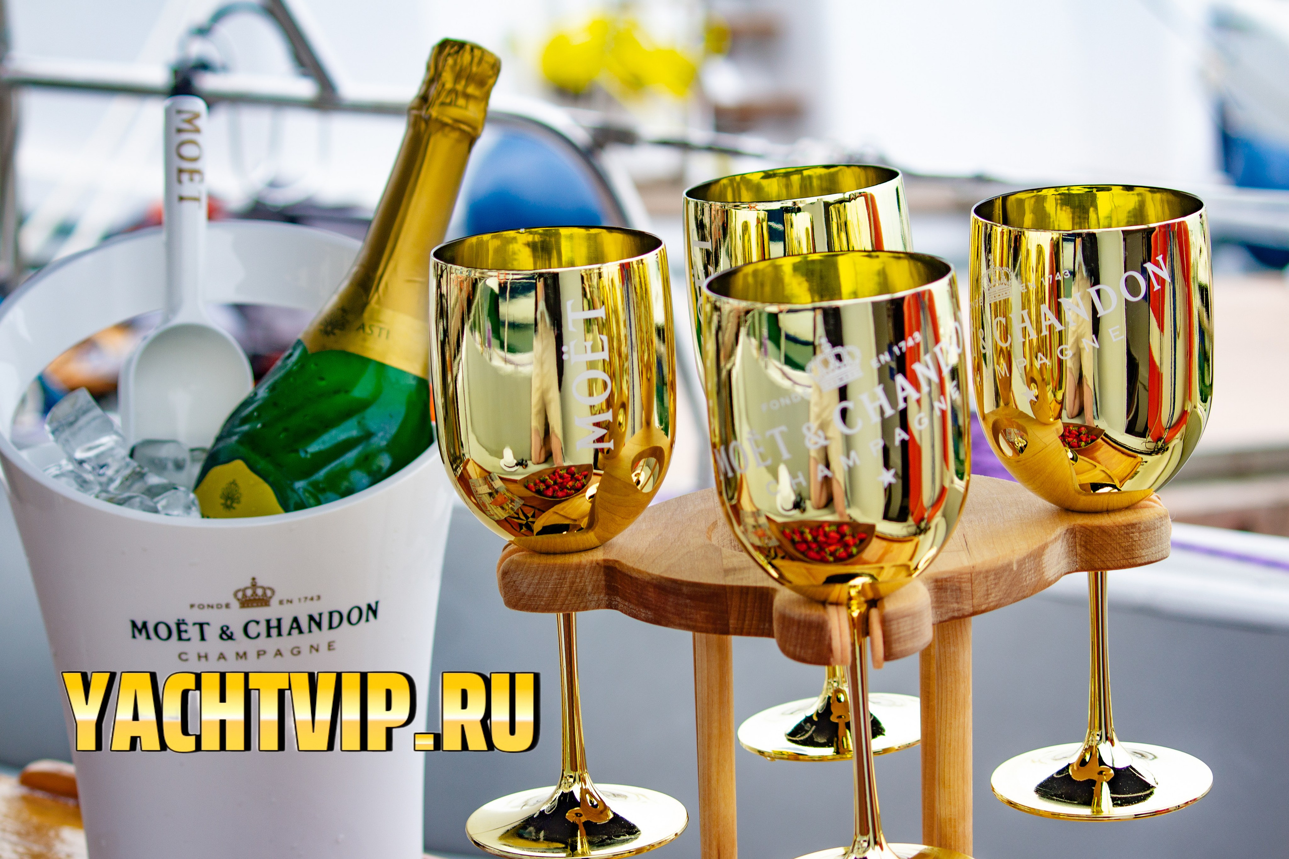 Кейтеринг на яхтах День рождение Девичник Мальчишник. Аренда Яхт в Сочи от Эконом до Премиум Класса