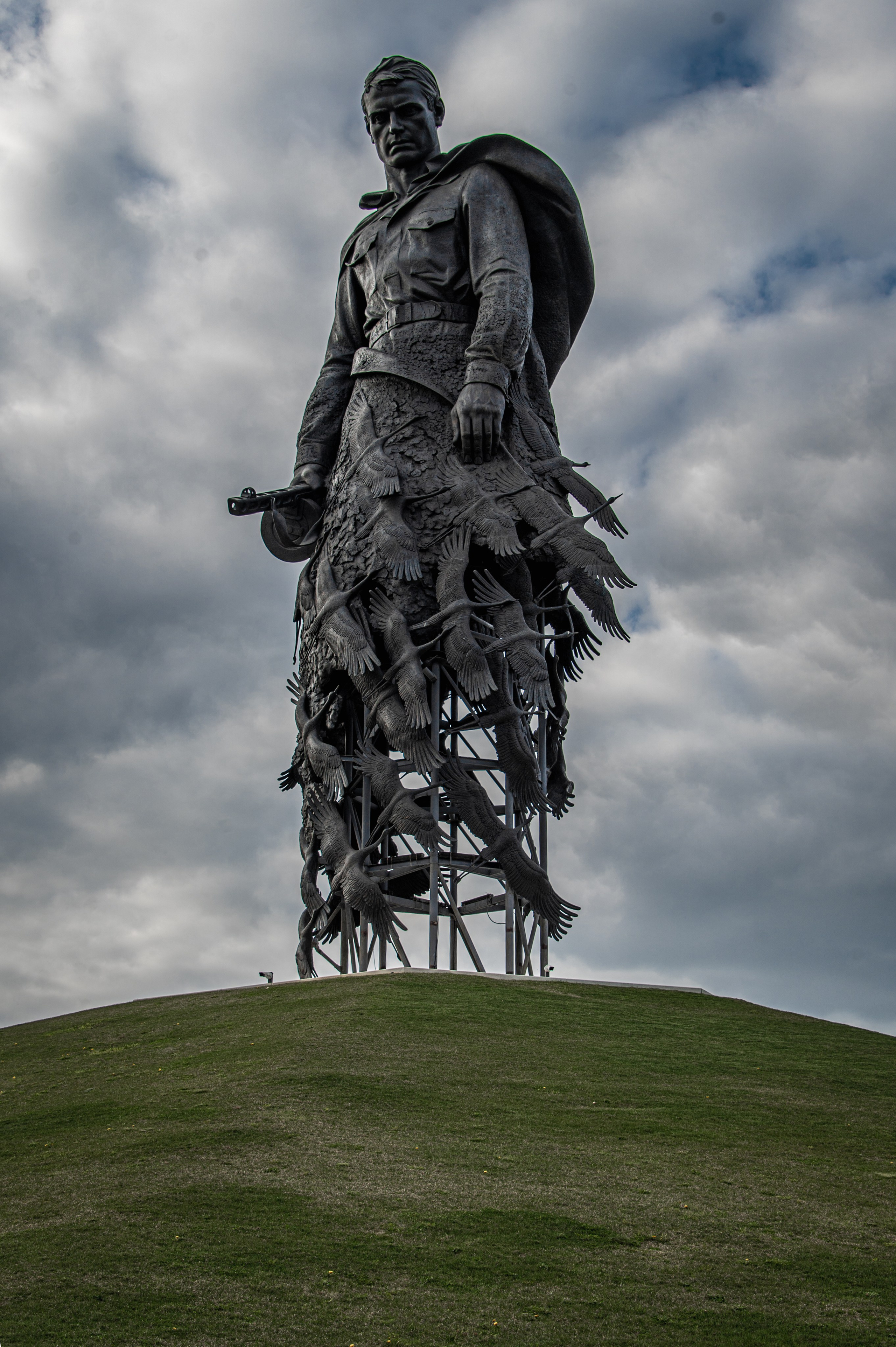 Ржевский мемориал фото, памятник советскому солдату в Ржеве фотографии. Ржев фото