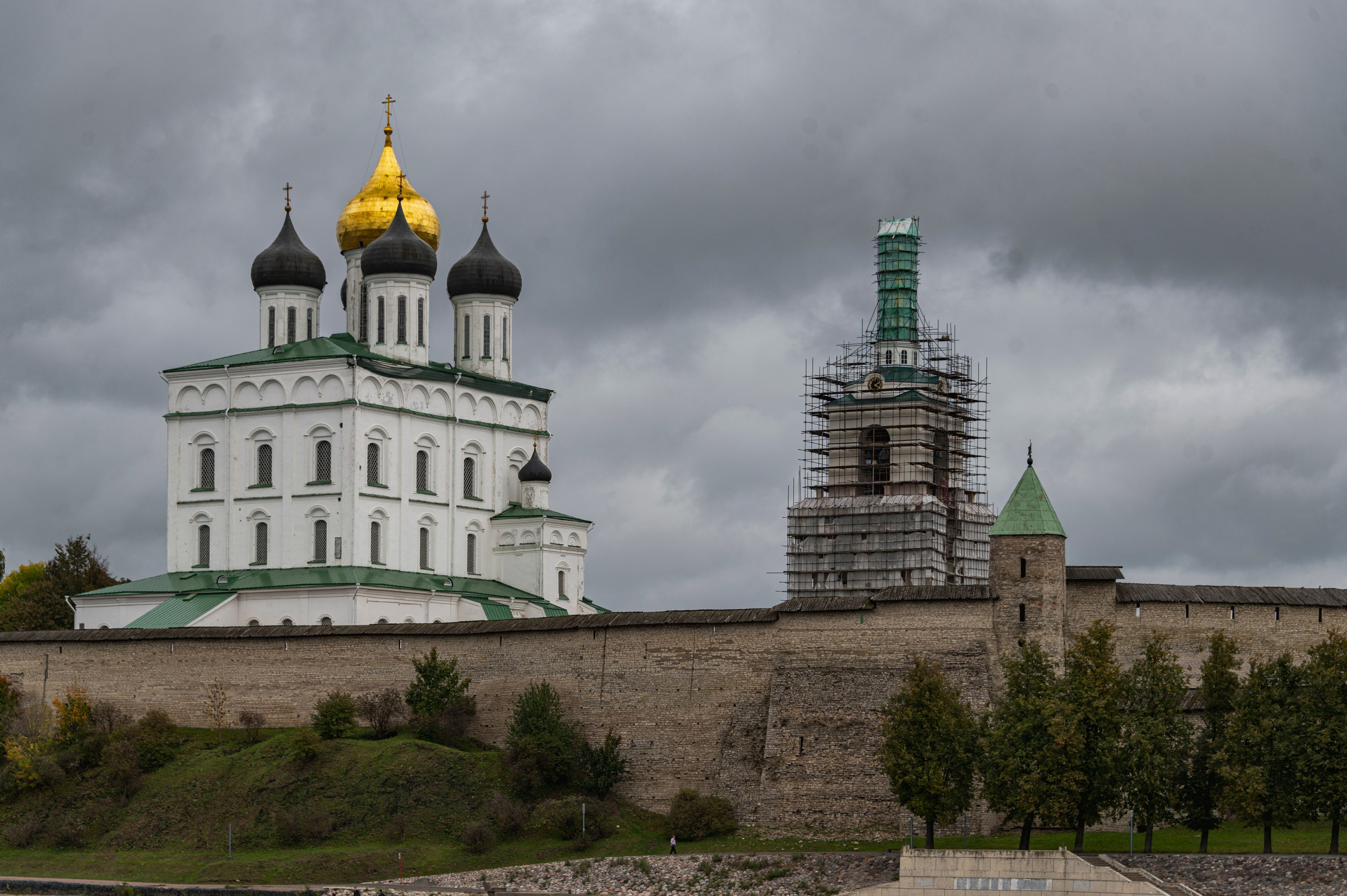 Псков. Октябрь 2023. Фотограф Роман Адлер