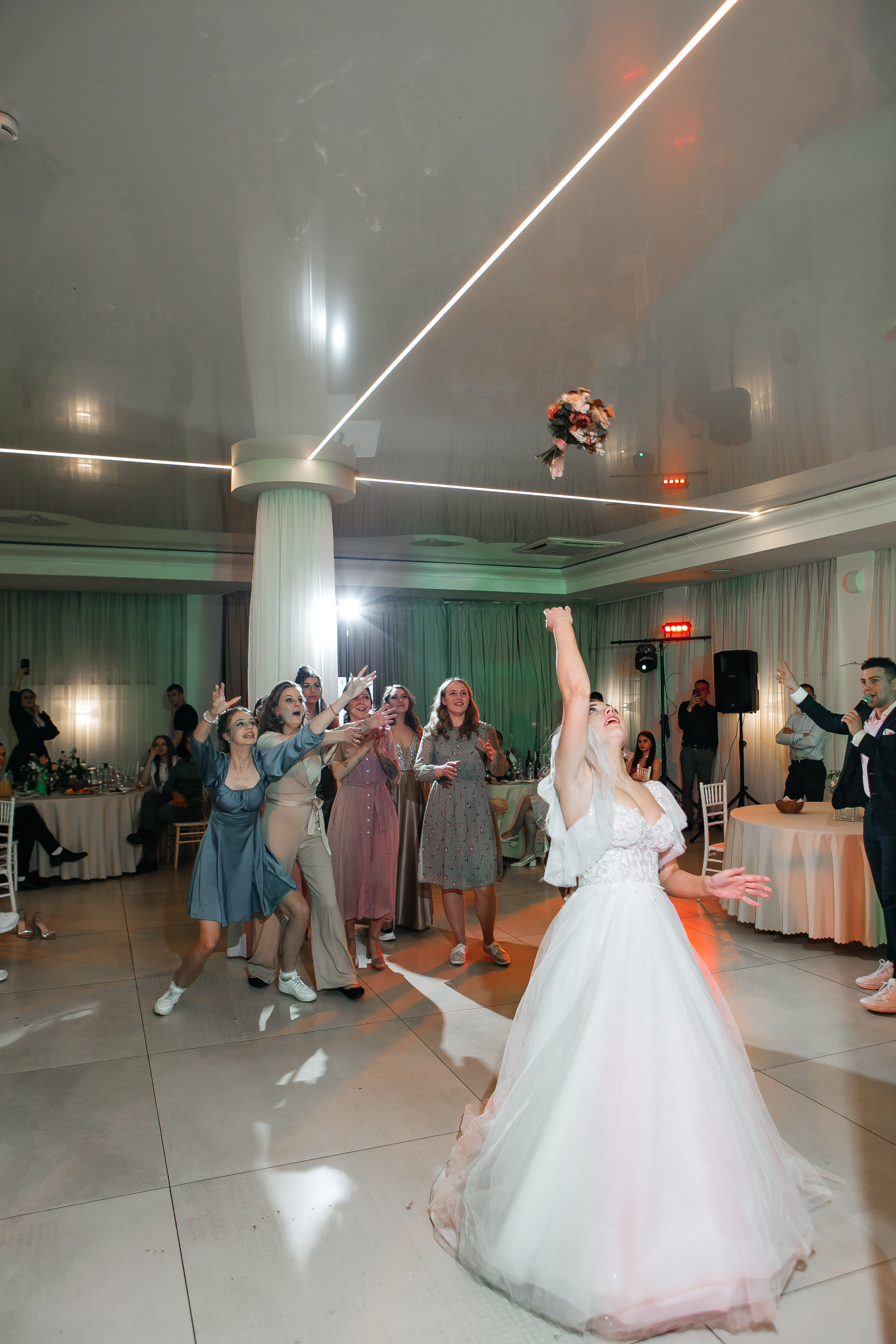 Свадебный фотограф Нижний Новгород. Свадебный и контент фотограф в Нижнем Новгороде Владимир Пресняков