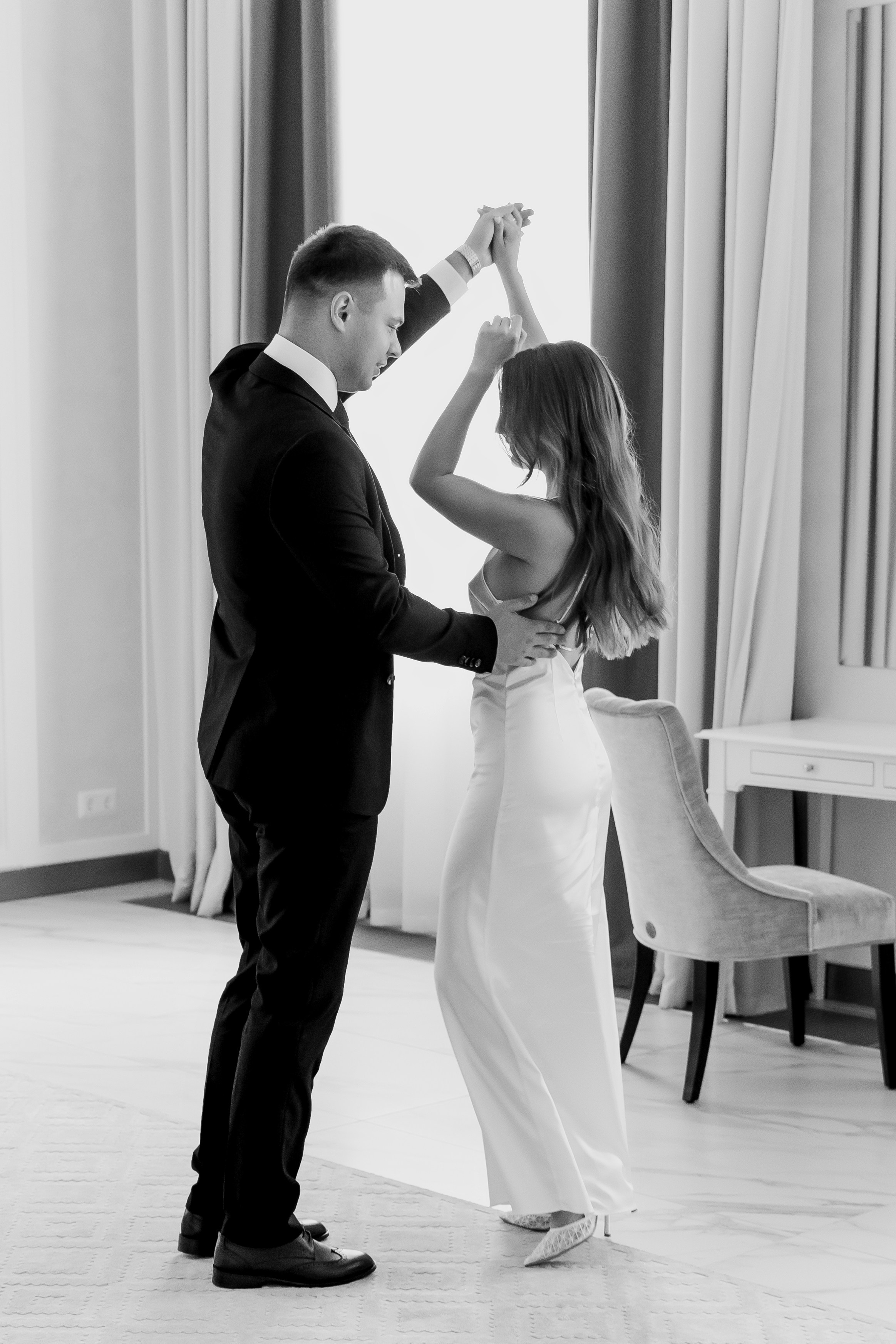 Свадебный фотограф в Москве. Свадебный фотограф Видное, Бутово, Домодедово, Щербинка, Царицыно. Роспись во дворце бракосочетания Южное Бутово. Регистрация брака в Москве и Московской области. Фотограф на свадьбу. Свадебная фотосессия в центре Москвы. Фотосессия свадебного банкета  в ресторане. Выездная регистрация брака. Фотосессия молодоженов. Свадебная прогулка. Жених и невеста в день свадьбы. Wedding in Moscow. Свадебная фотосессия  в Барвихе. Стильная свадебная фотография. Сборы жениха и невесты в день свадьбы. 