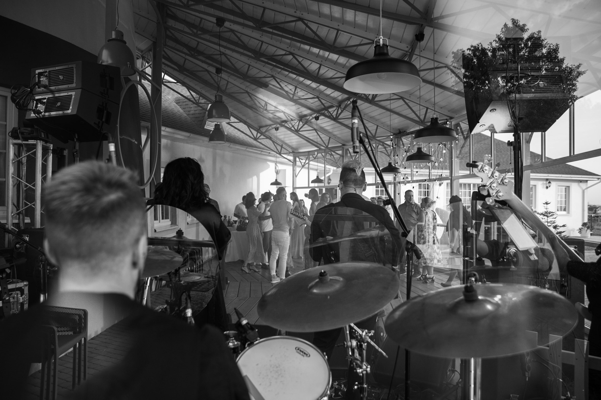 RED. Wedding photographer in Europe