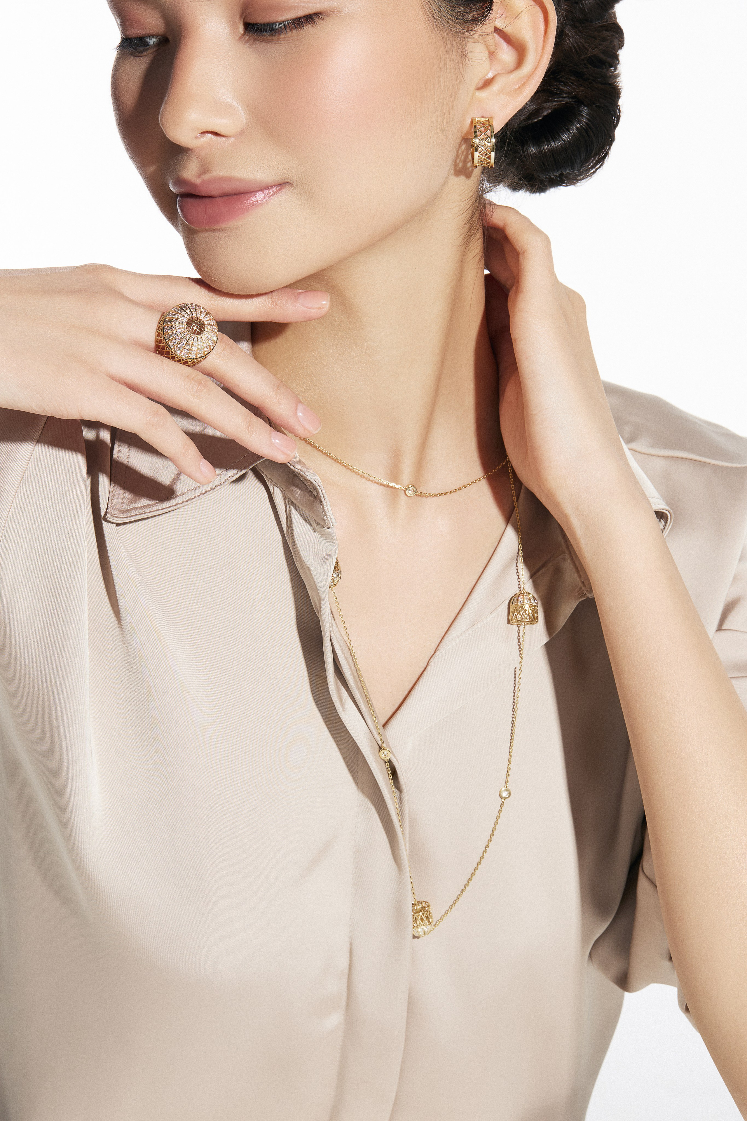 Kazakh Yuvelir. Fashion and advertising photographer