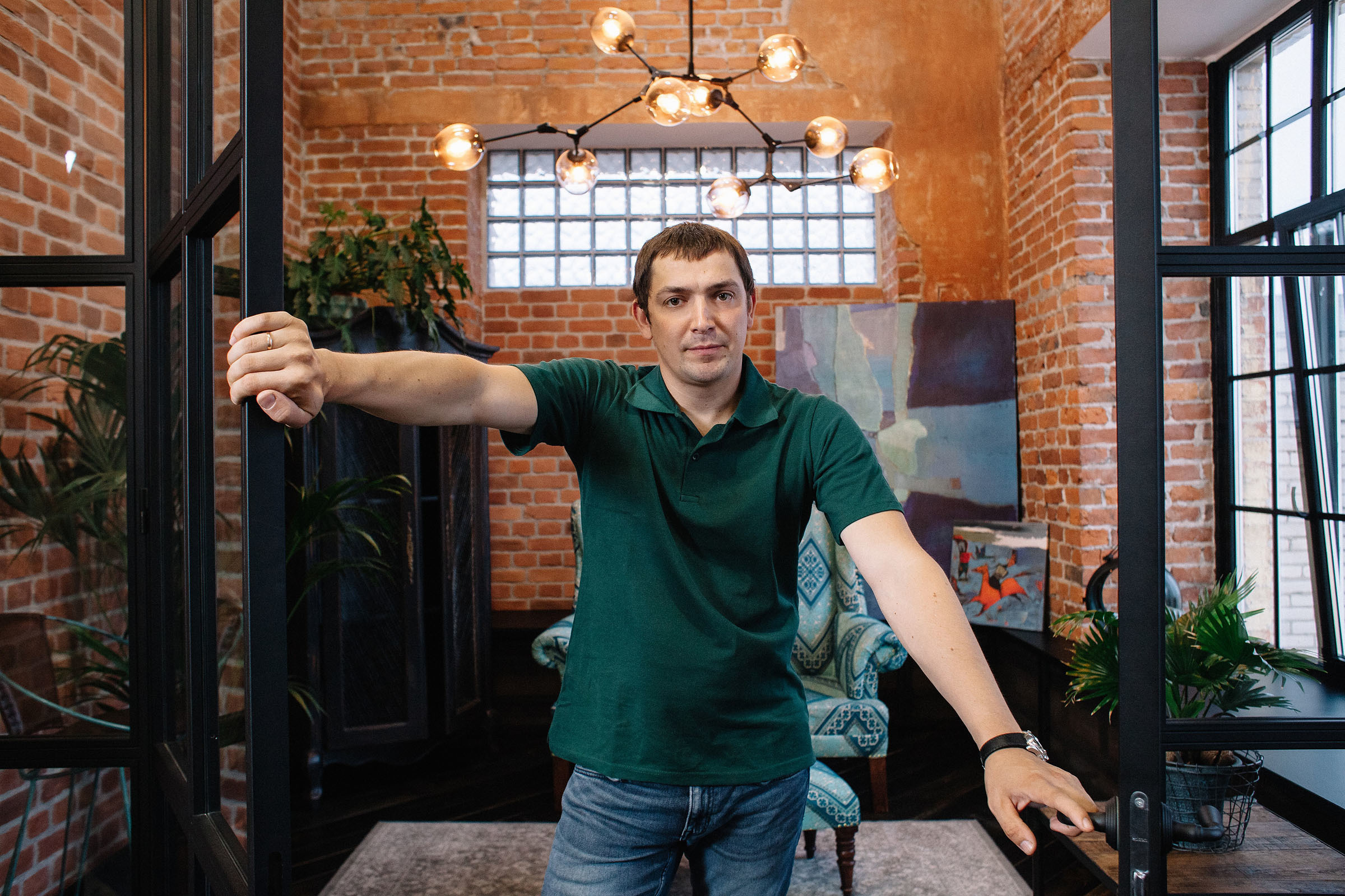 В фотостудии Веретено. Семейный и свадебный фотограф в Майкопе Михаил Мартиросян