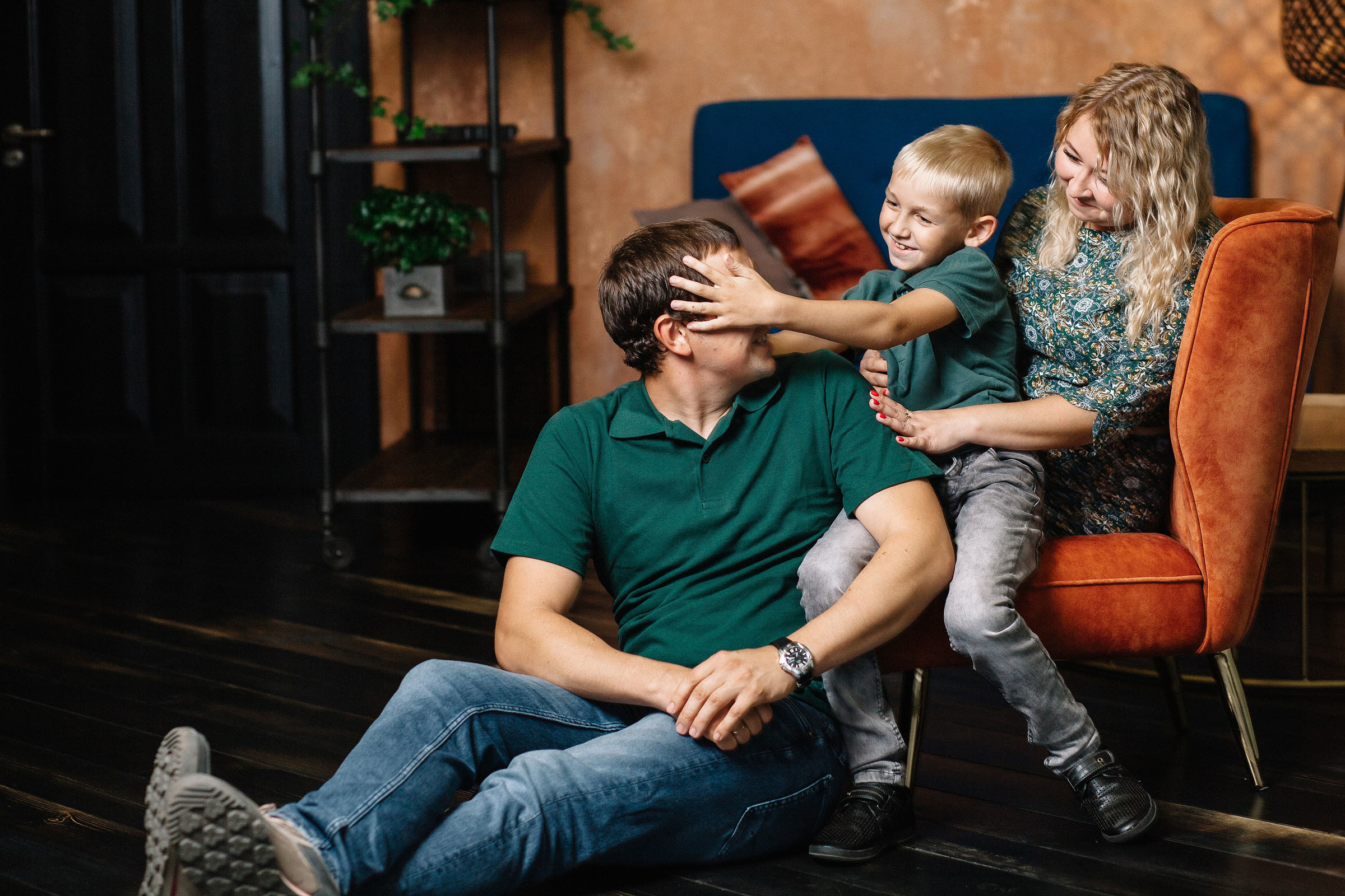 В фотостудии Веретено. Семейный и свадебный фотограф в Майкопе Михаил Мартиросян
