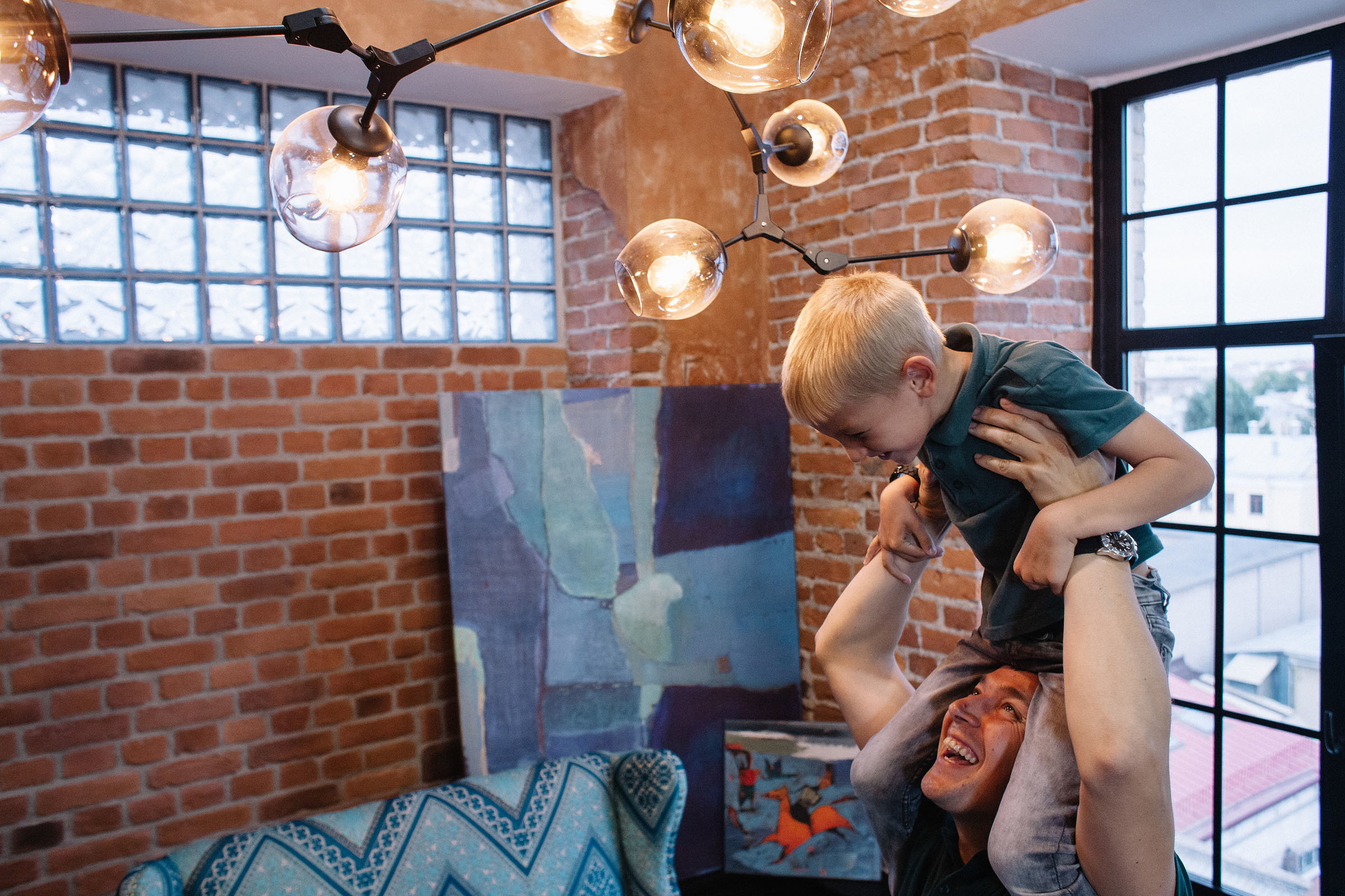 В фотостудии Веретено. Семейный и свадебный фотограф в Майкопе Михаил Мартиросян