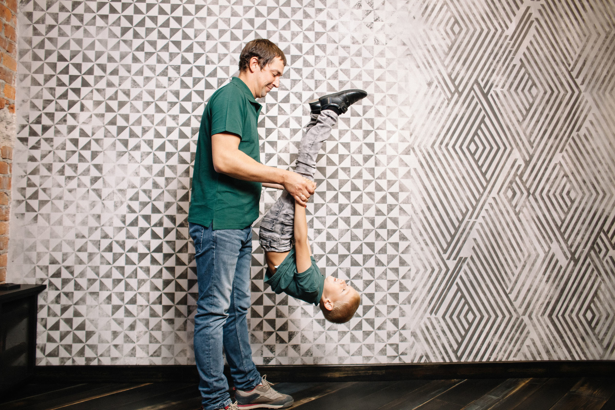 В фотостудии Веретено. Семейный и свадебный фотограф в Майкопе Михаил Мартиросян