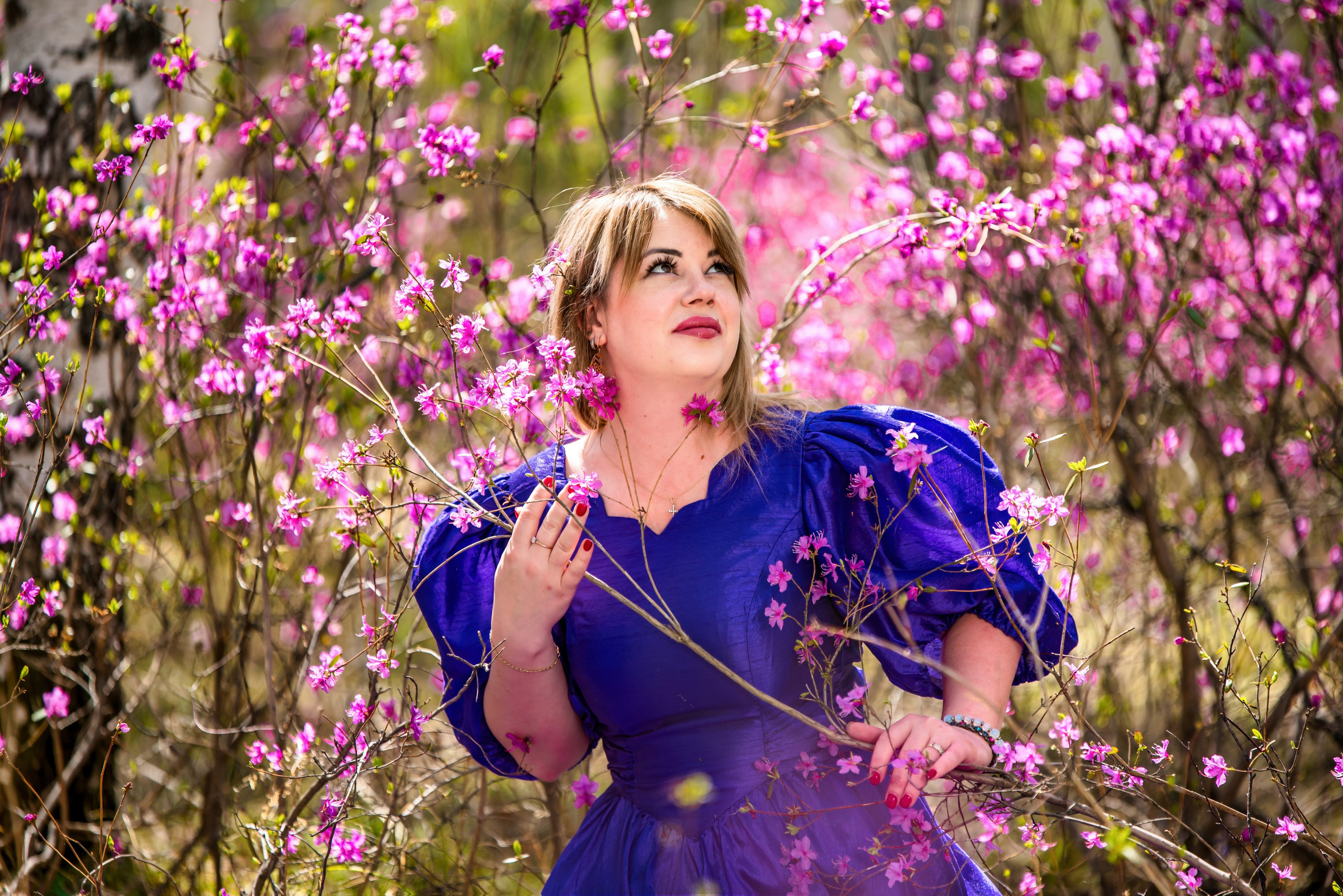 Фиолетовое парчовое платье принцессы. Ольга Ли свадебный семейный фотограф Иркутск