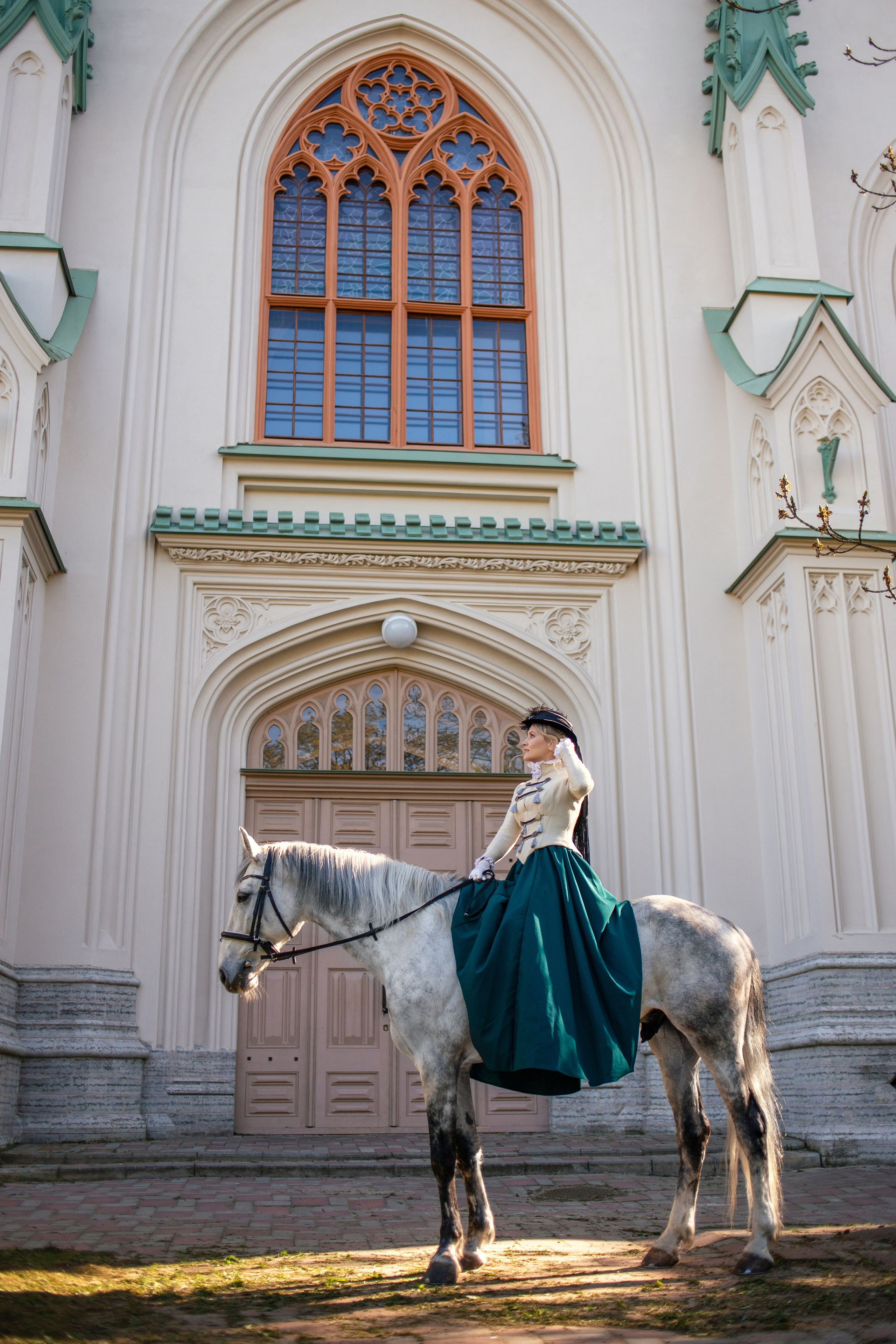 Вика и орловский рысак Павел