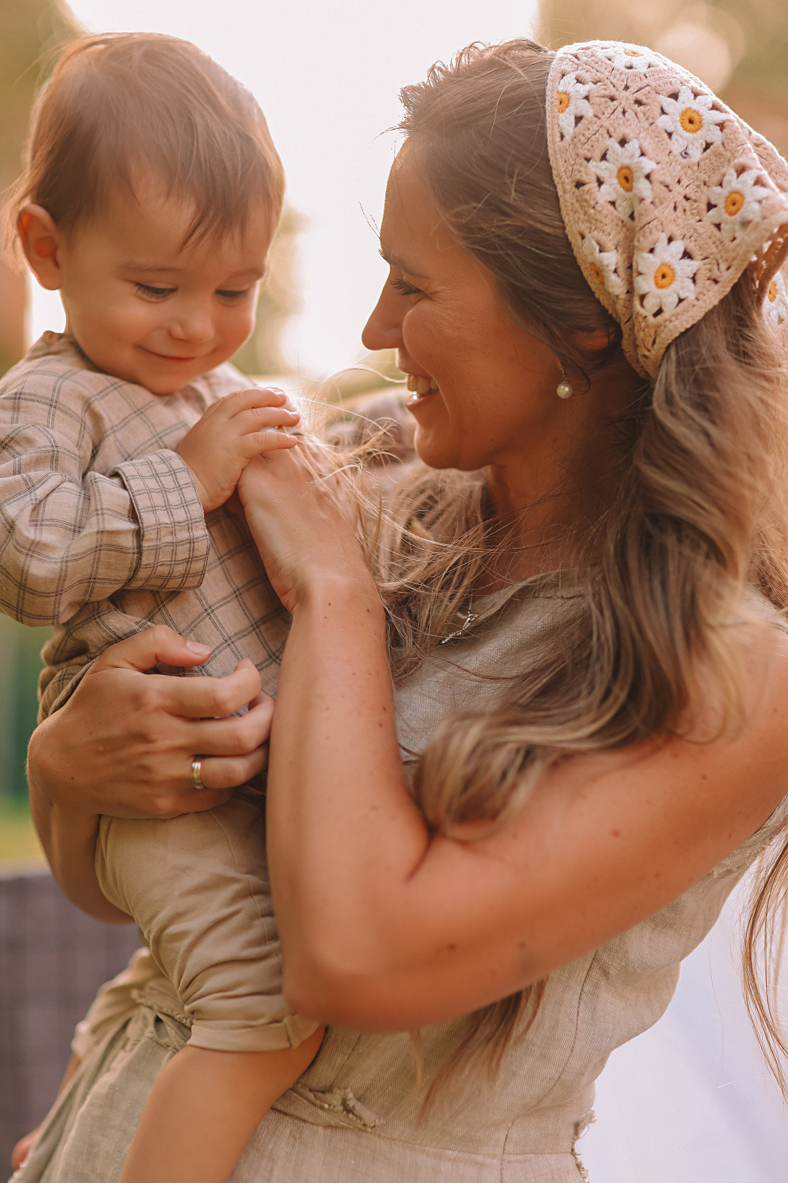Стирка у дома. Семейный фотограф Тюмень, фотограф на роды Салмина Мария