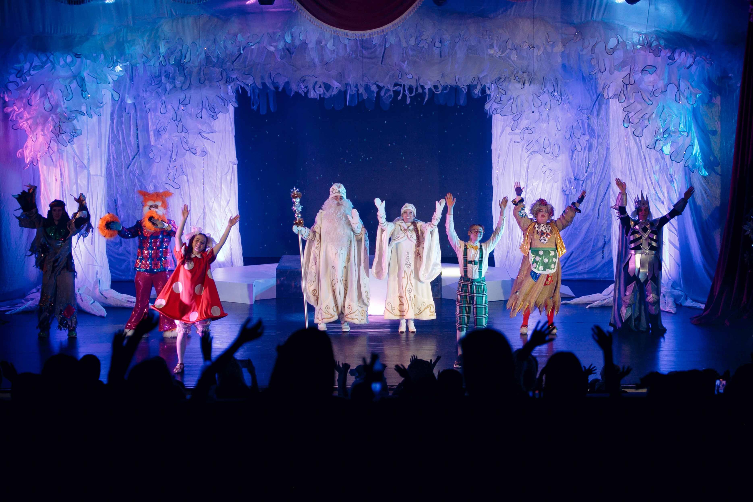 Елка в «Казармах» ТЮЗ. Ваш репортажный фотограф Артемий Антонов