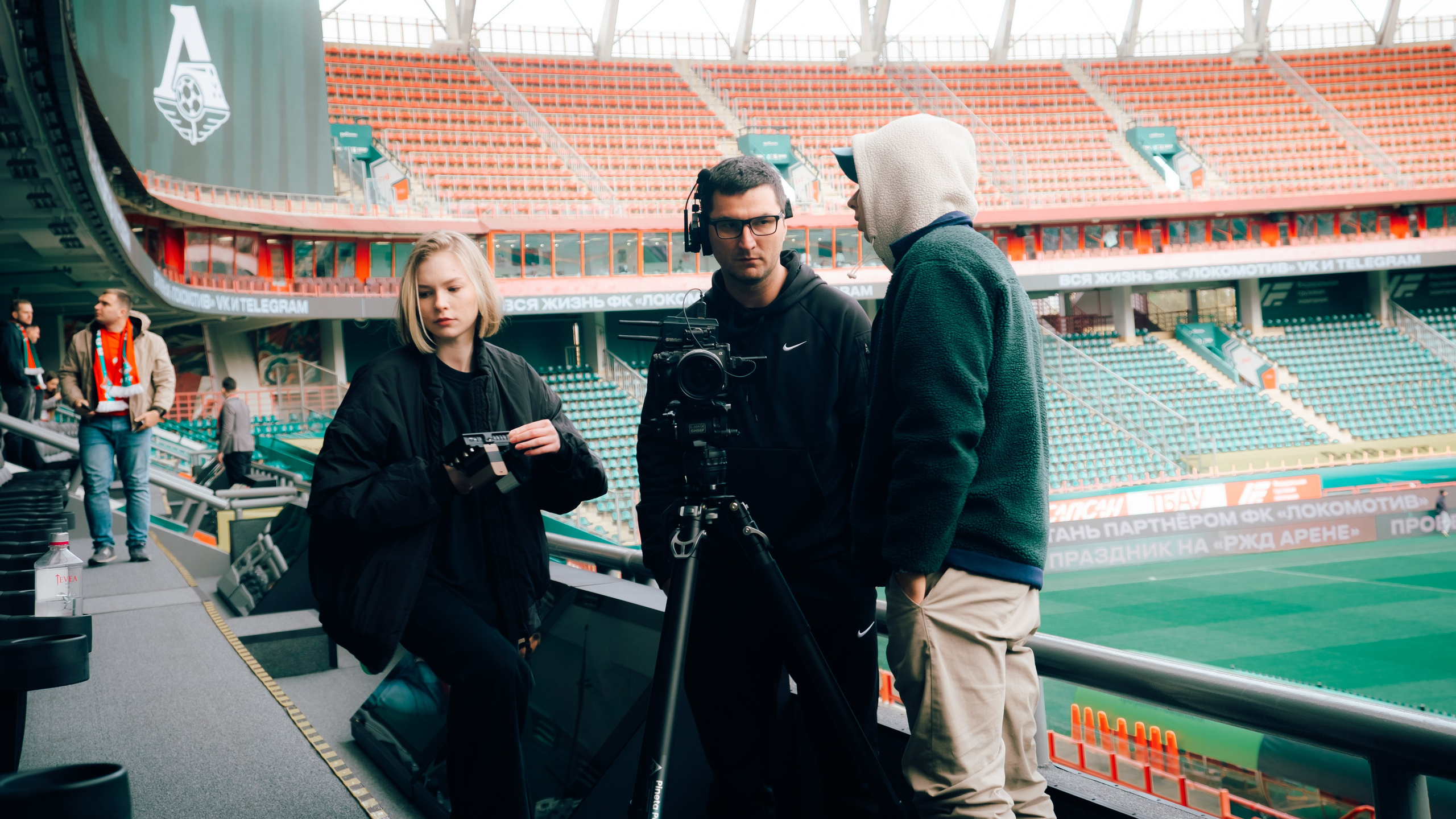 Backstage. Fotografo a Mosca con un’atmosfera notturna di foto