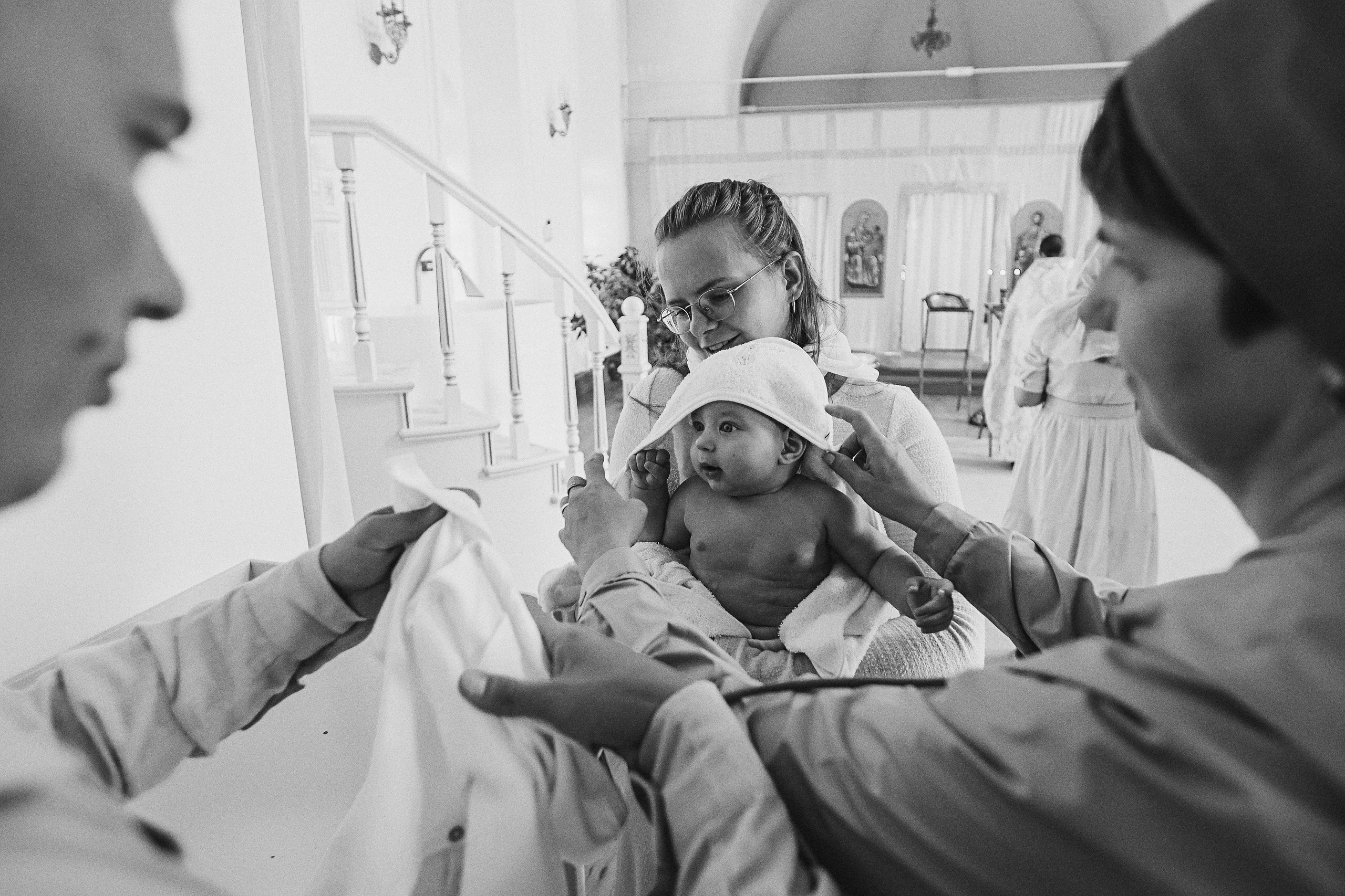 Крещение церковь около моста влюбленных. Семейный фотограф Тюмень, фотограф на роды Салмина Мария