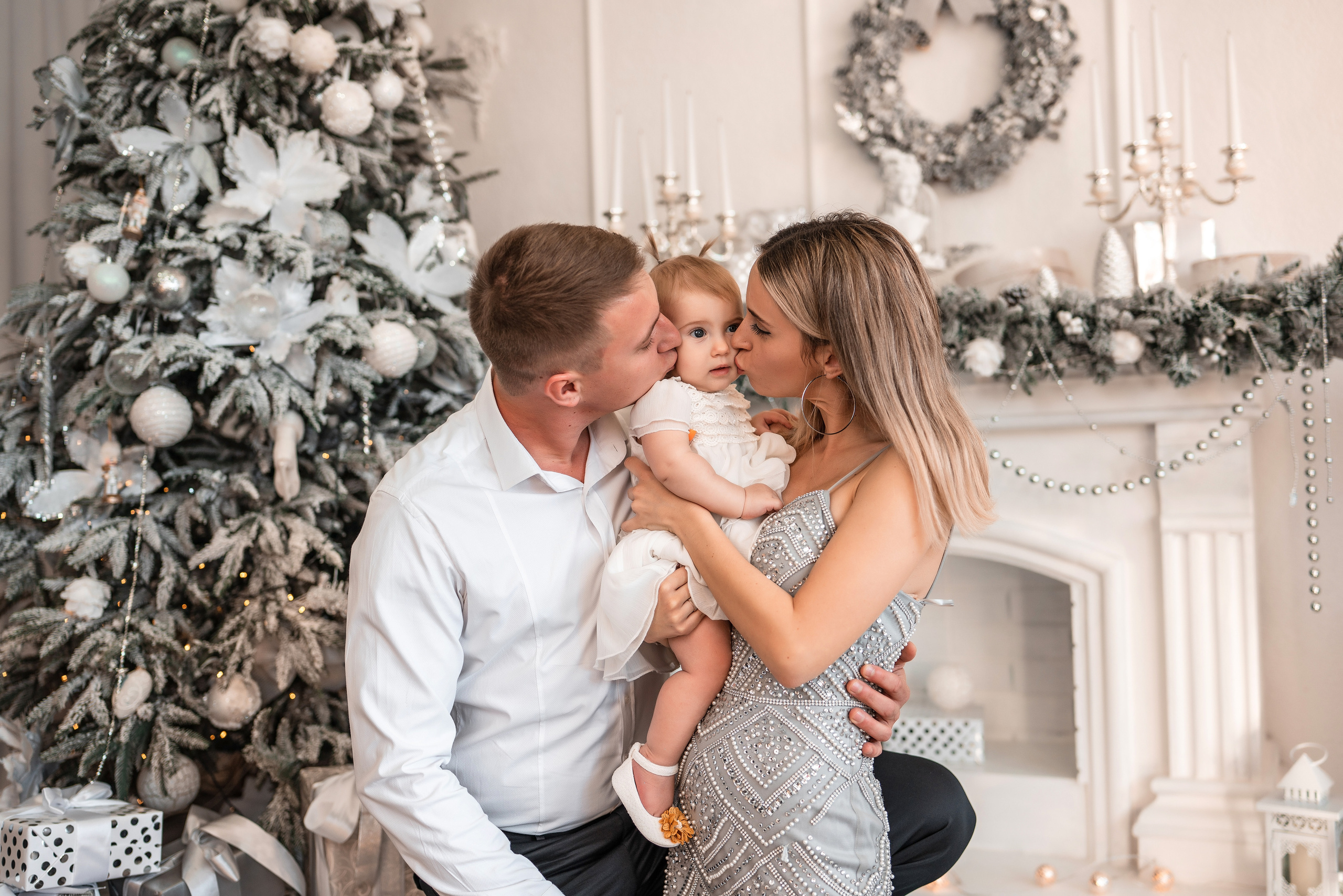 Семейная фотосессия в студии Сочи. Фотограф Сочи