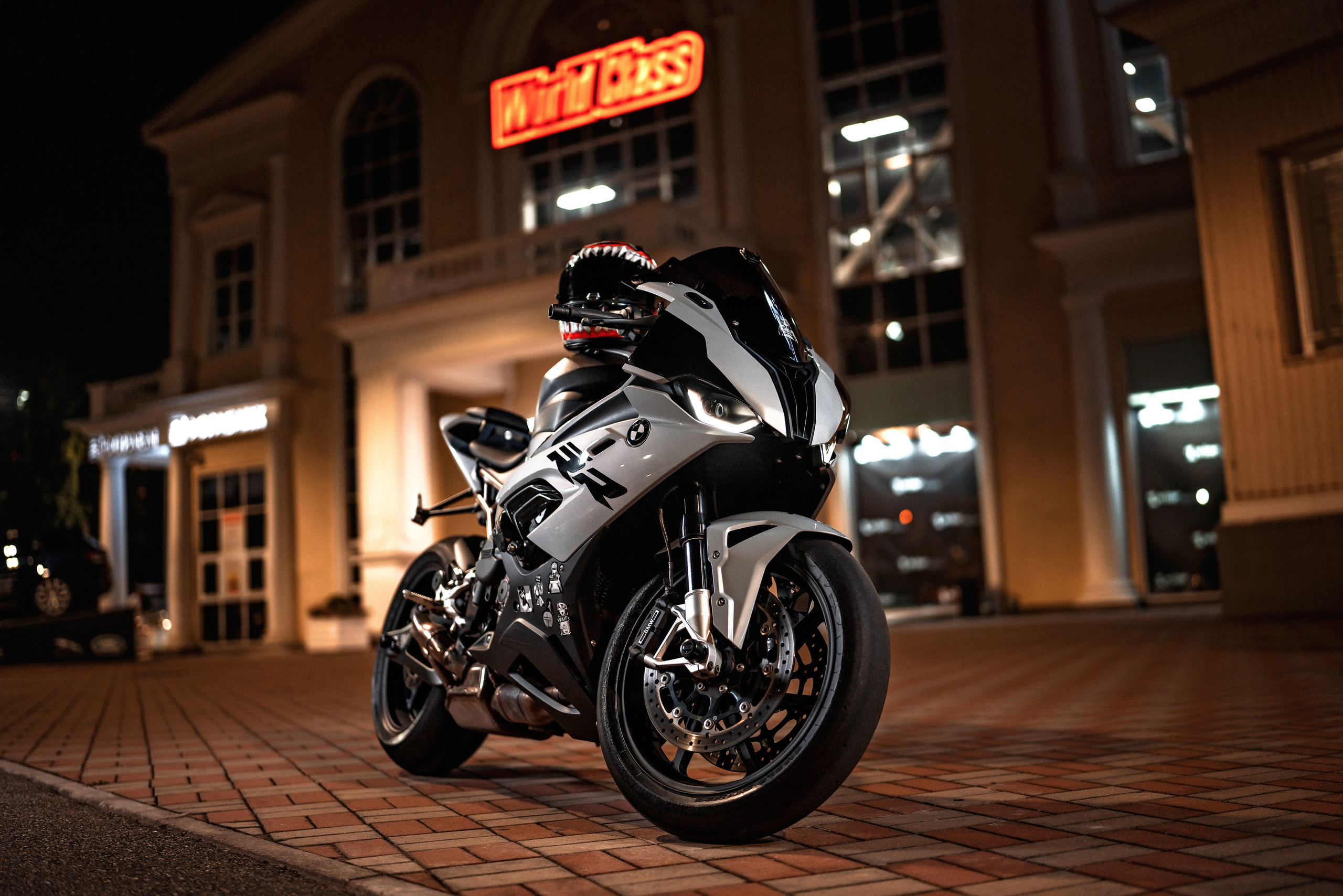 Сьемка с мотоциклом puhlyasshh. Фотограф Сочи