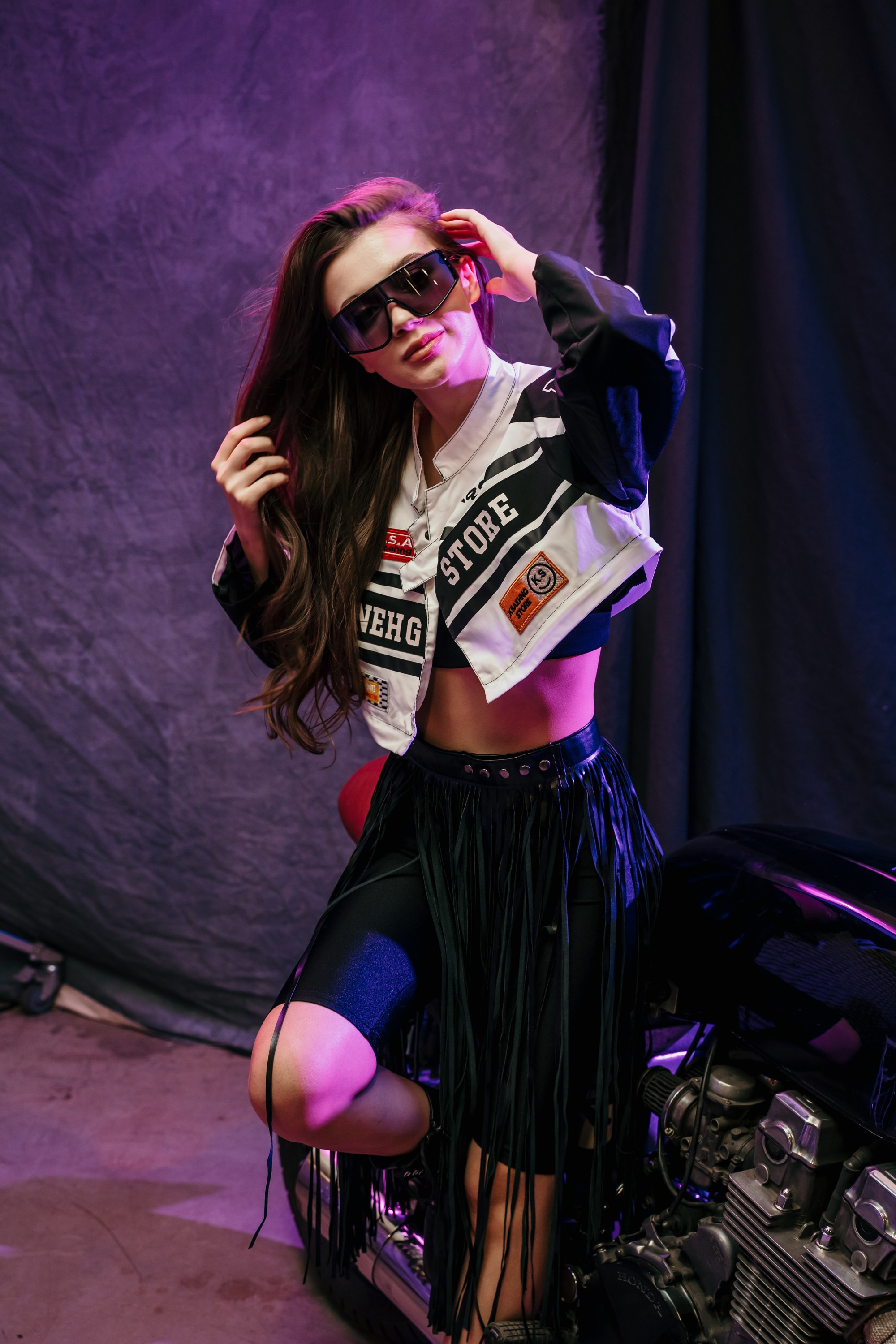 Фотосессия с мотоциклом в студии Санкт-Петербург. Свадебный, семейный, портретный, репортажный фотограф в Санкт-Петербурге