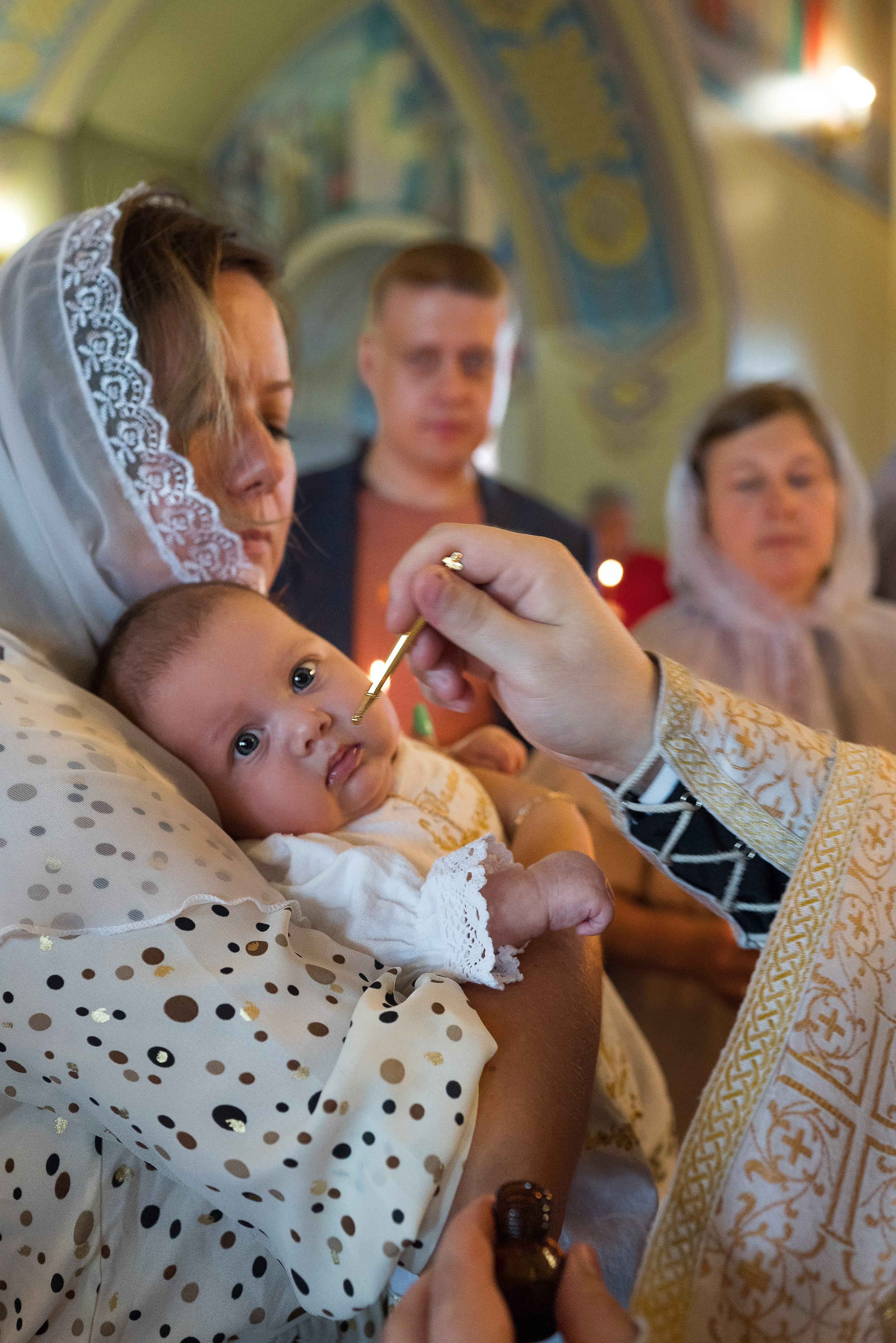 Крещение в Церкви Преображения Господня в Спас-Темне. Фотограф Ксения Огородова портфолио
