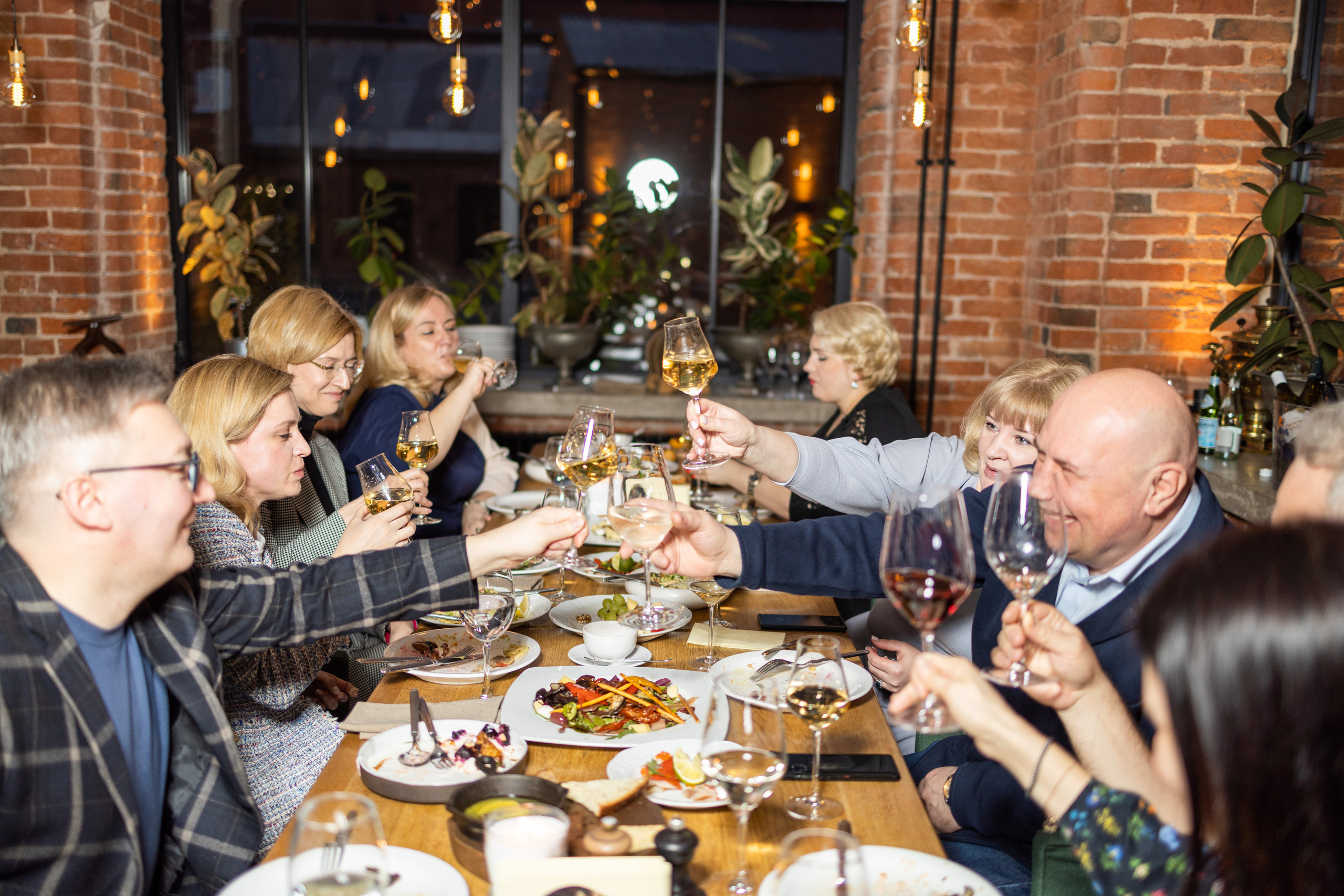 Празднование дня рождения в ресторане. Репортажный и студийный фотограф в Москве — Софи