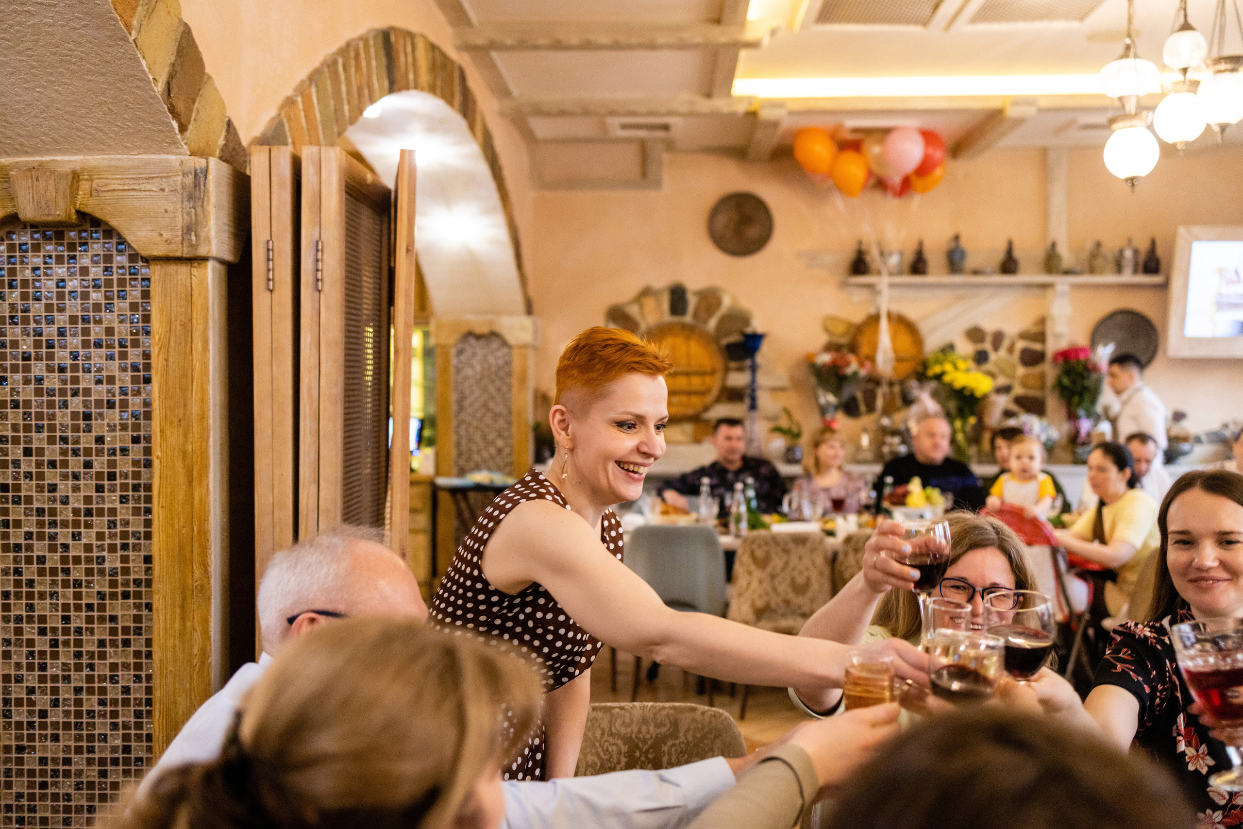 Празднование дня рождения в ресторане. Репортажный и студийный фотограф в Москве — Софи