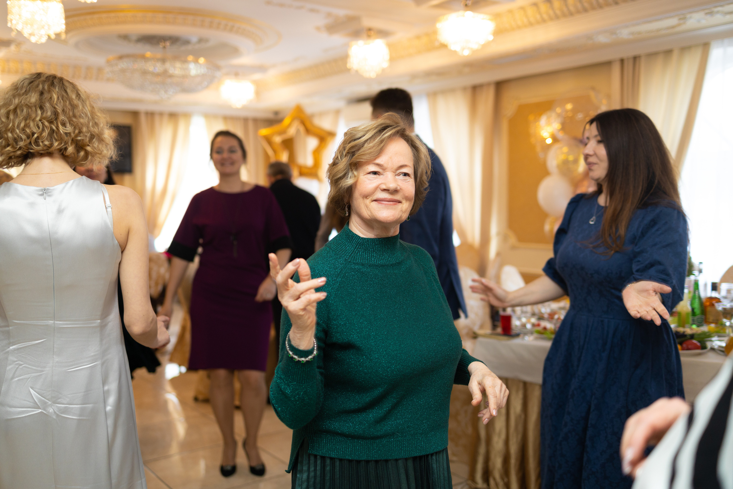 Празднование дня рождения в ресторане. Репортажный и студийный фотограф в Москве — Софи