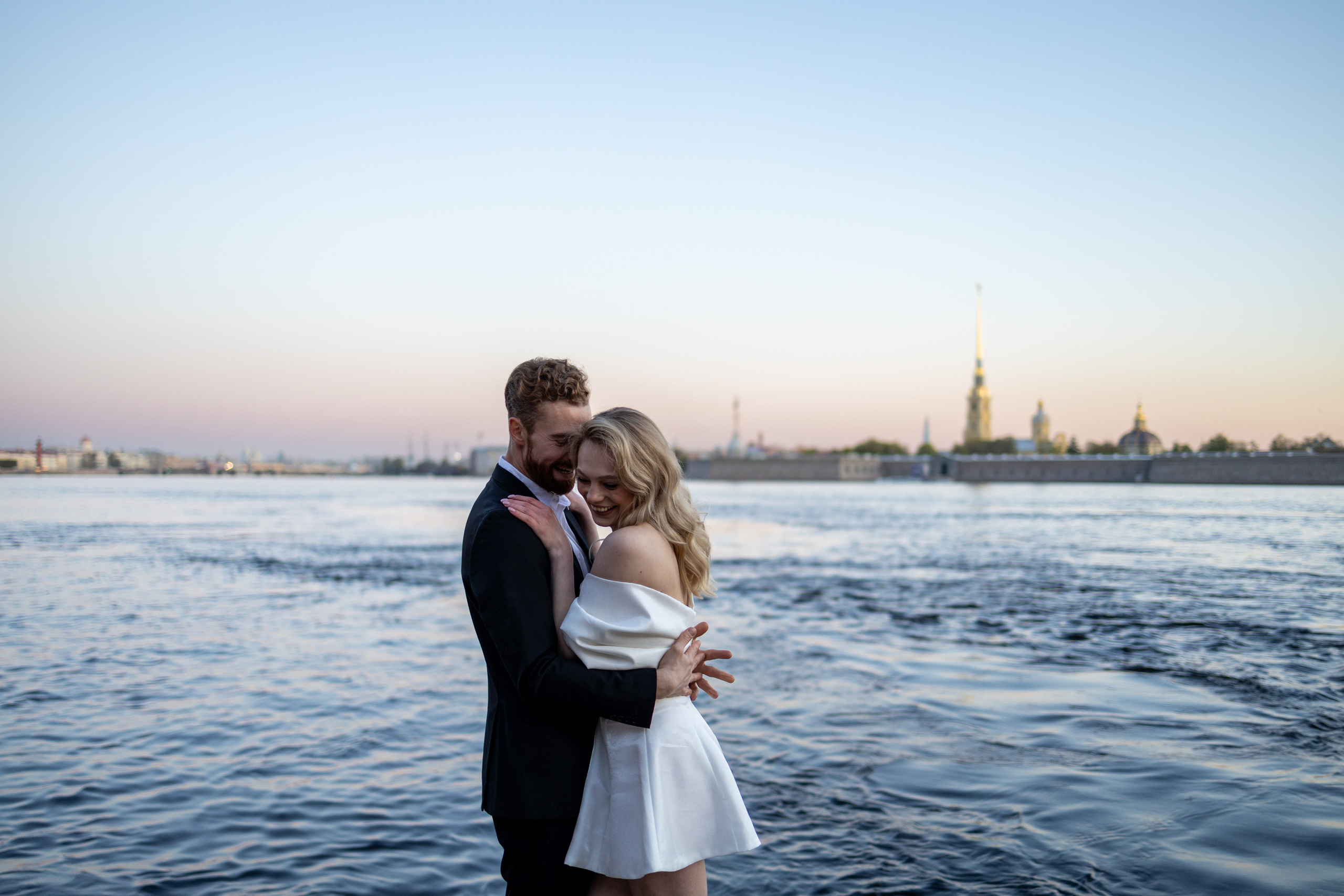 Белое платье, белая фата, белые ночи…. Репортажный и студийный фотограф в Москве — Софи