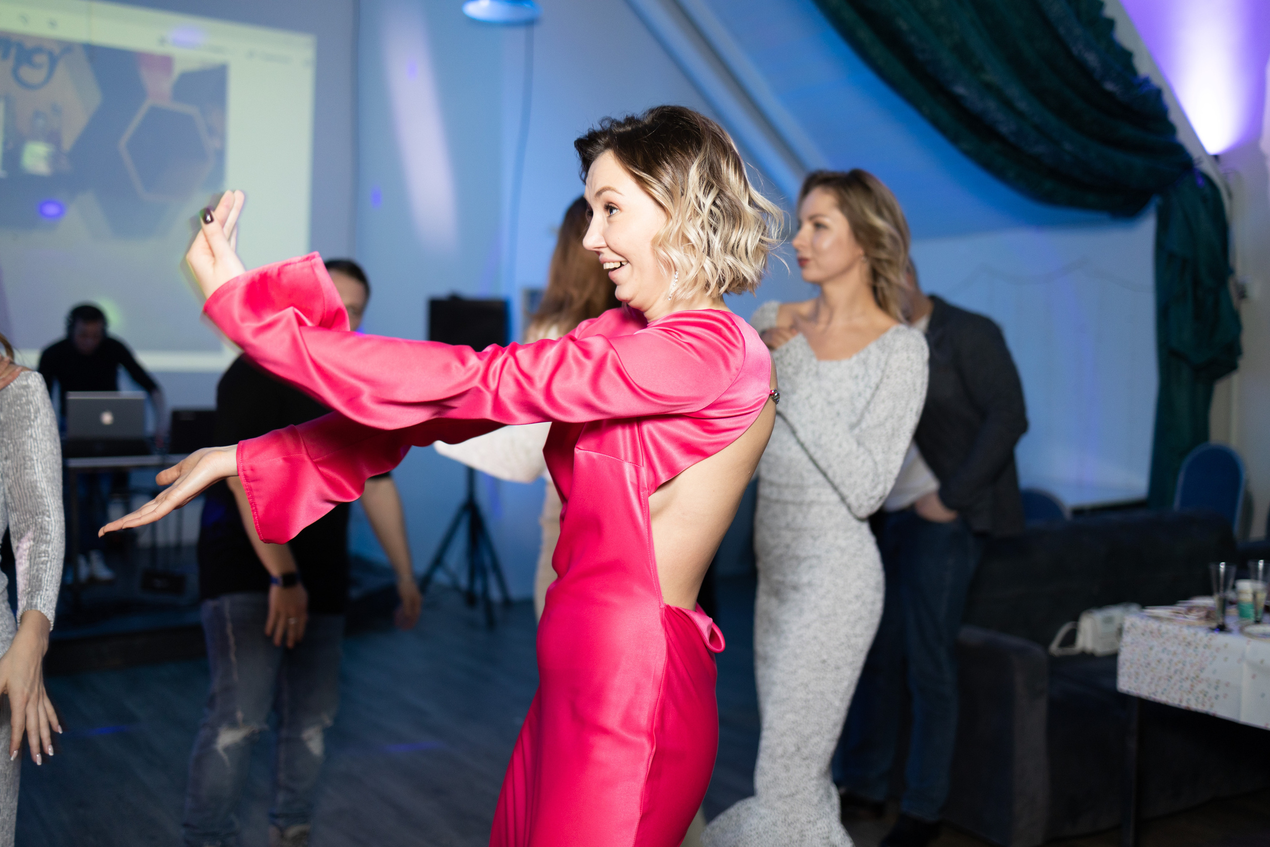 Празднование дня рождения в лофте. Репортажный и студийный фотограф в Москве — Софи