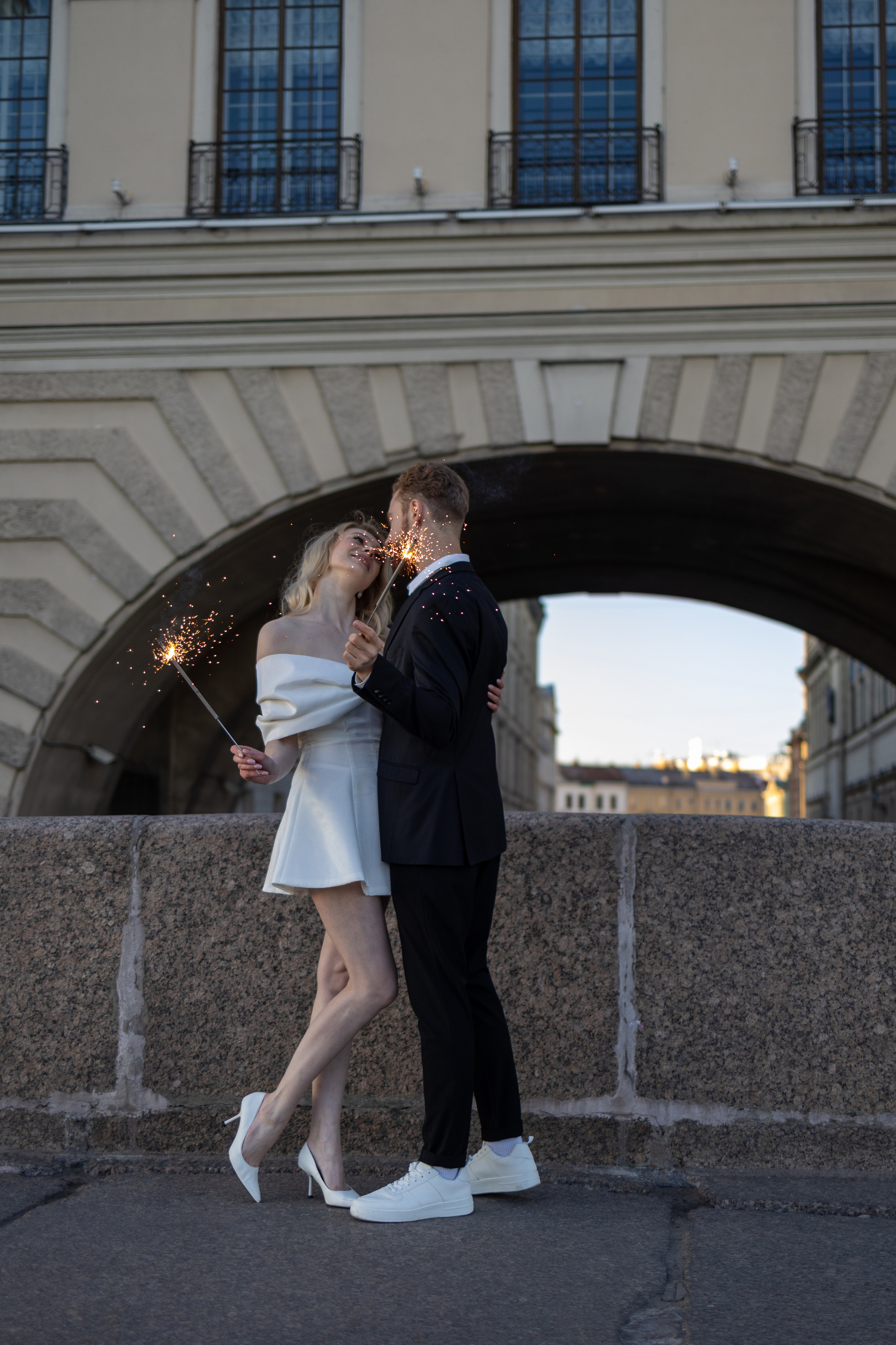 Белое платье, белая фата, белые ночи…. Репортажный и студийный фотограф в Москве — Софи