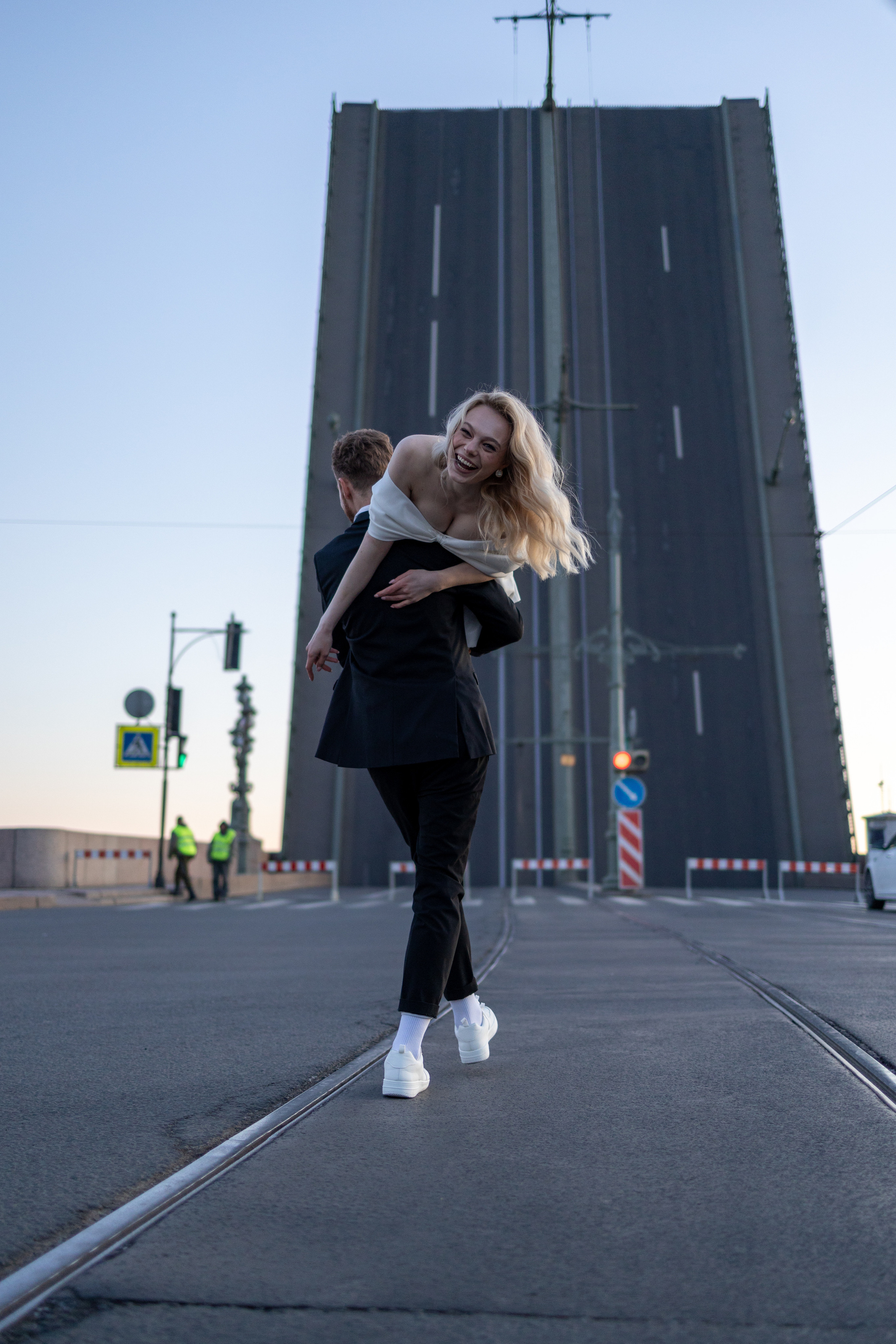 Белое платье, белая фата, белые ночи…. Репортажный и студийный фотограф в Москве — Софи