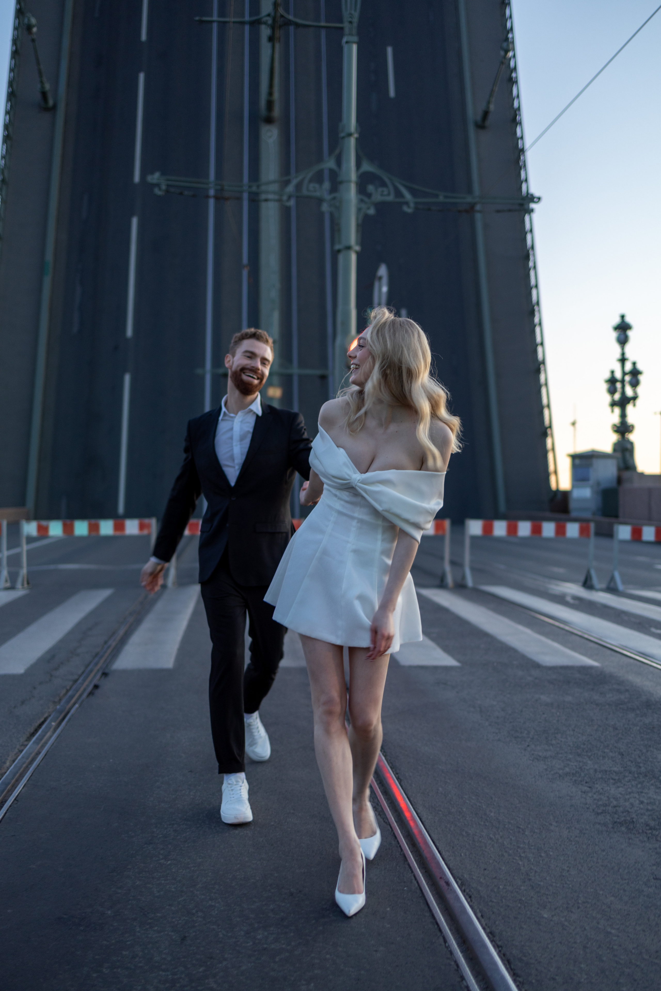 Белое платье, белая фата, белые ночи…. Репортажный и студийный фотограф в Москве — Софи