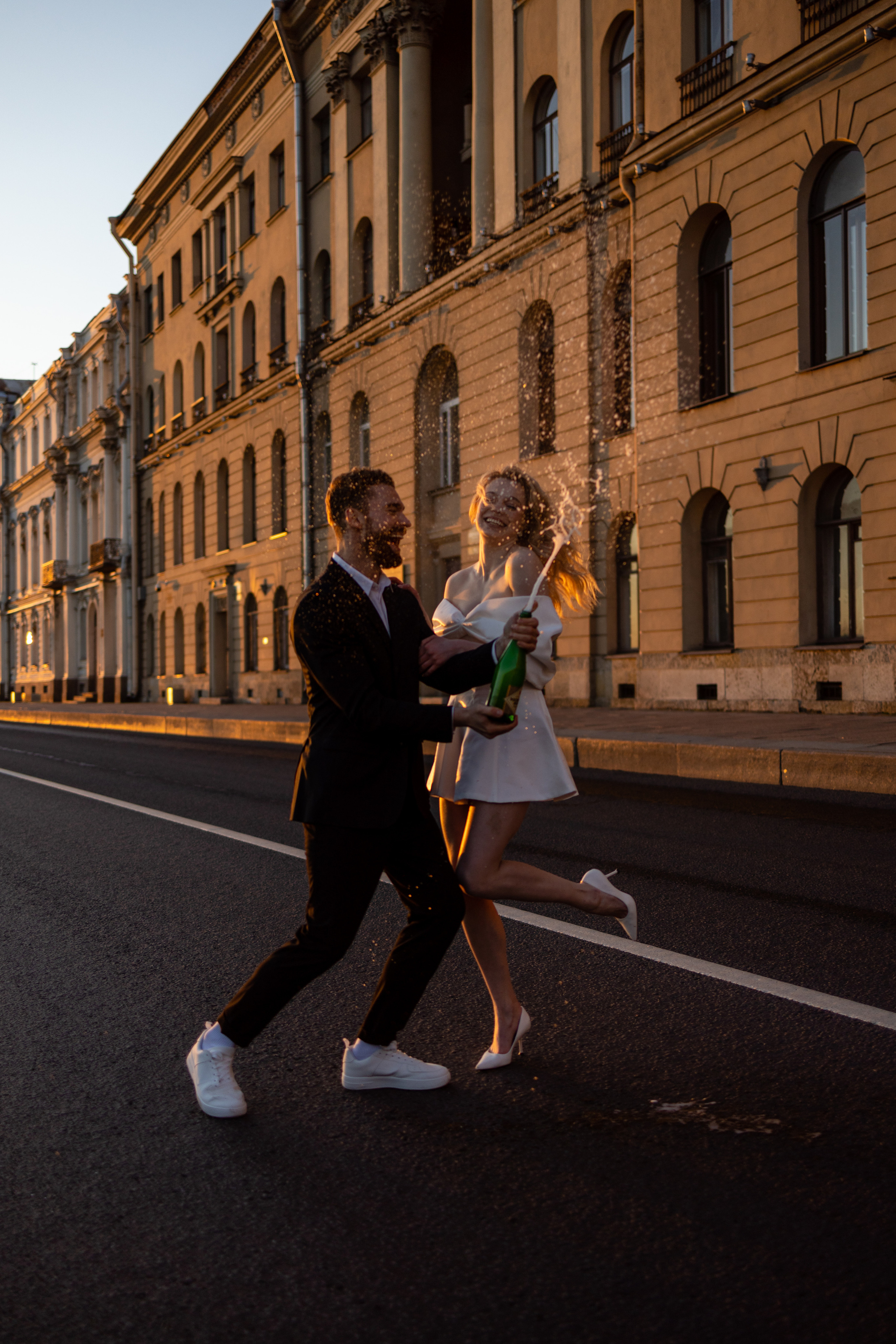 Белое платье, белая фата, белые ночи…