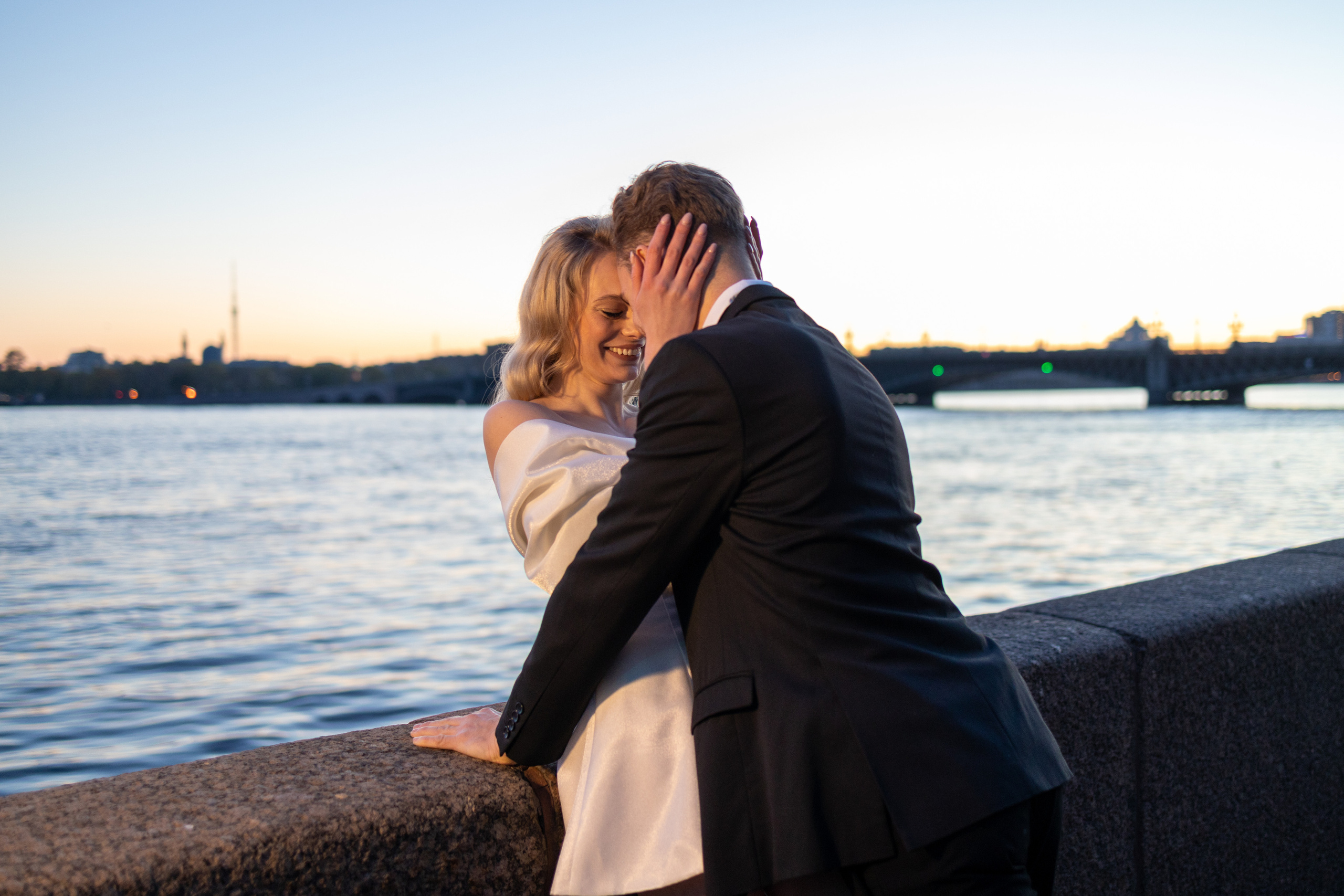 Белое платье, белая фата, белые ночи…. Репортажный и студийный фотограф в Москве — Софи