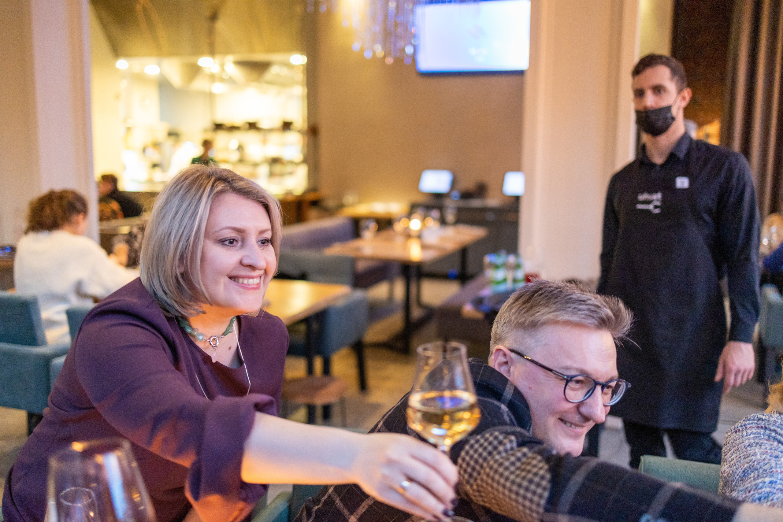 Празднование дня рождения в ресторане. Репортажный и студийный фотограф в Москве — Софи