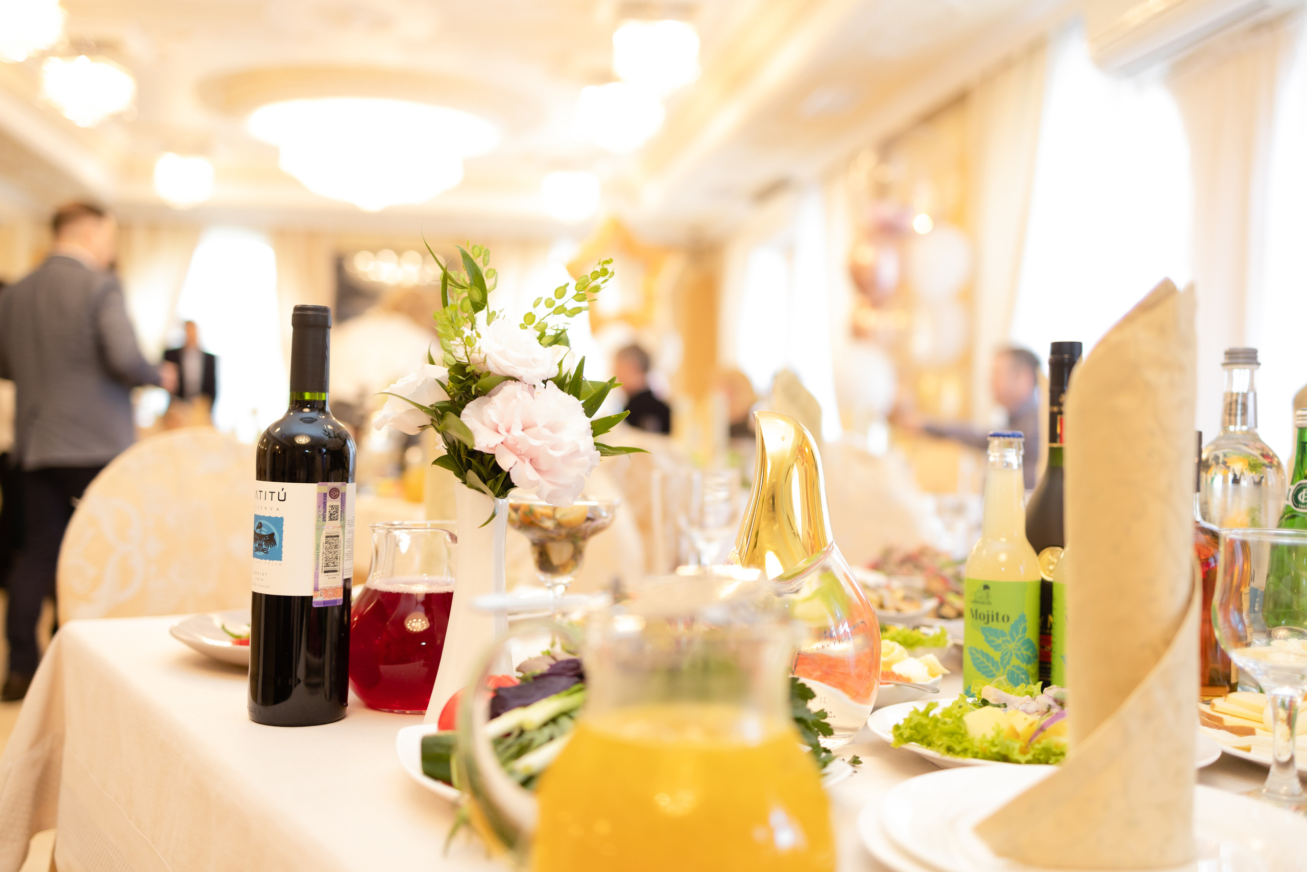 Празднование дня рождения в ресторане. Репортажный и студийный фотограф в Москве — Софи