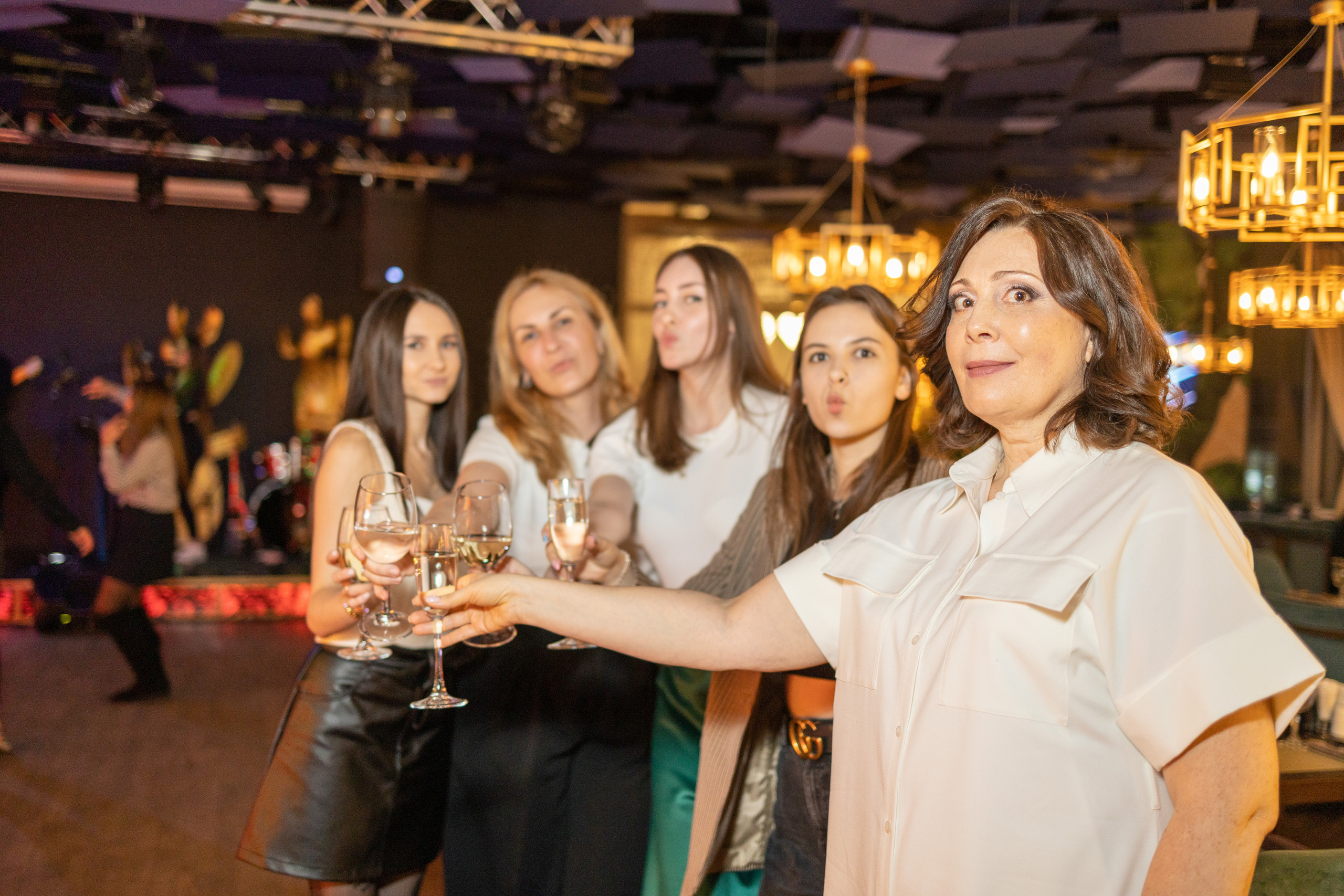 Празднование дня рождения в ресторане. Репортажный и студийный фотограф в Москве — Софи