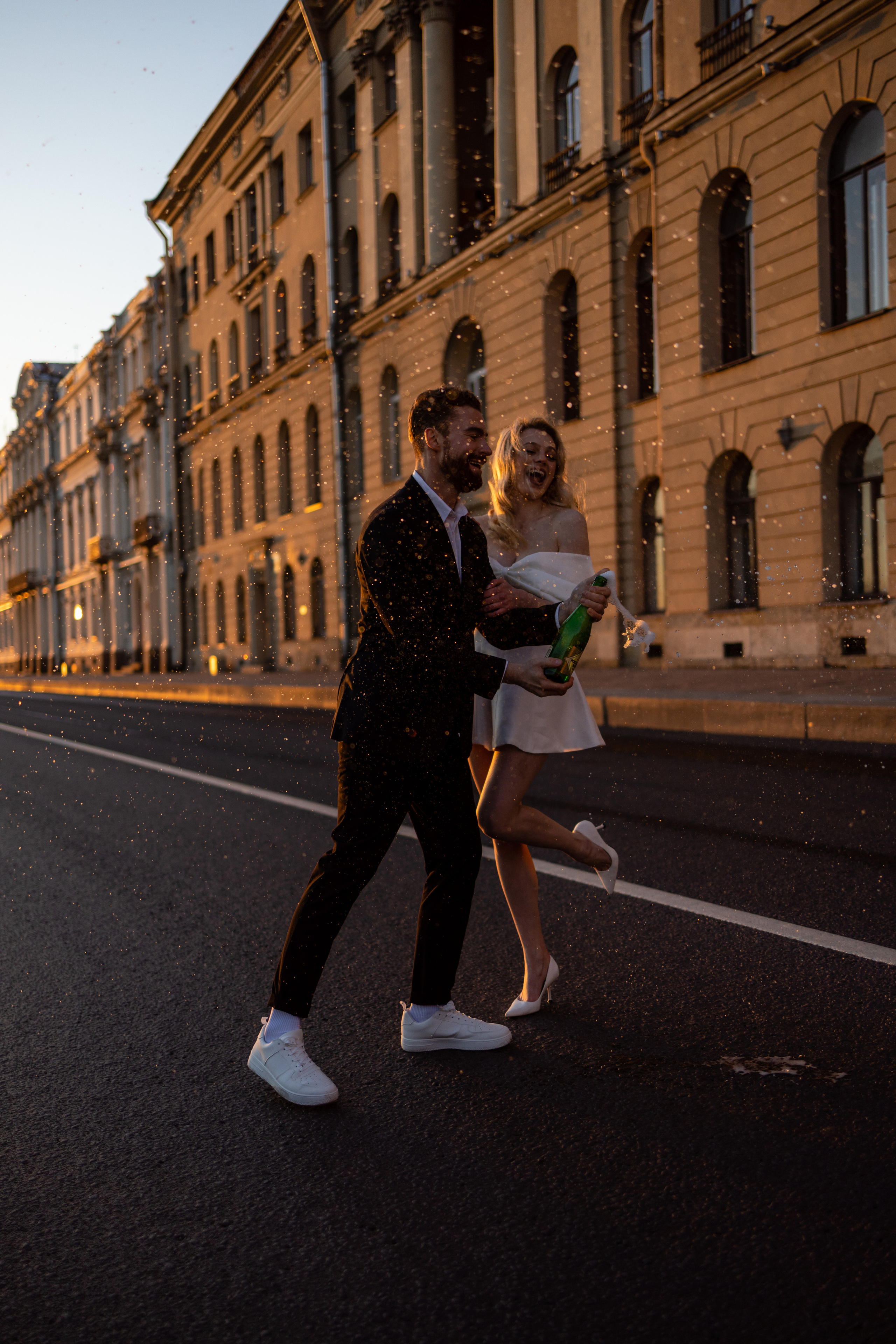 Белое платье, белая фата, белые ночи…. Репортажный и студийный фотограф в Москве — Софи