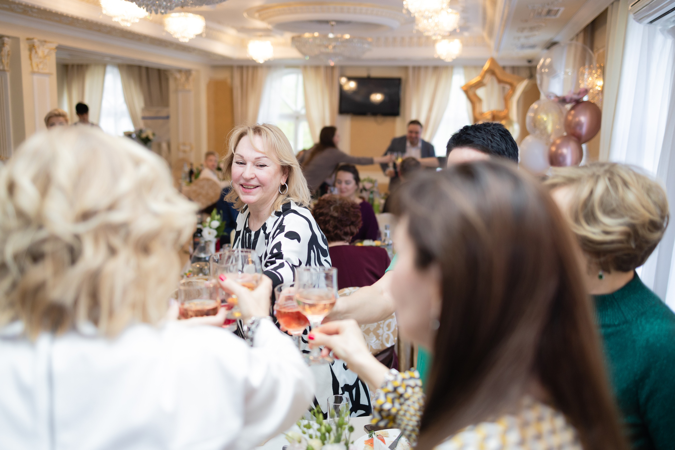 Празднование дня рождения в ресторане