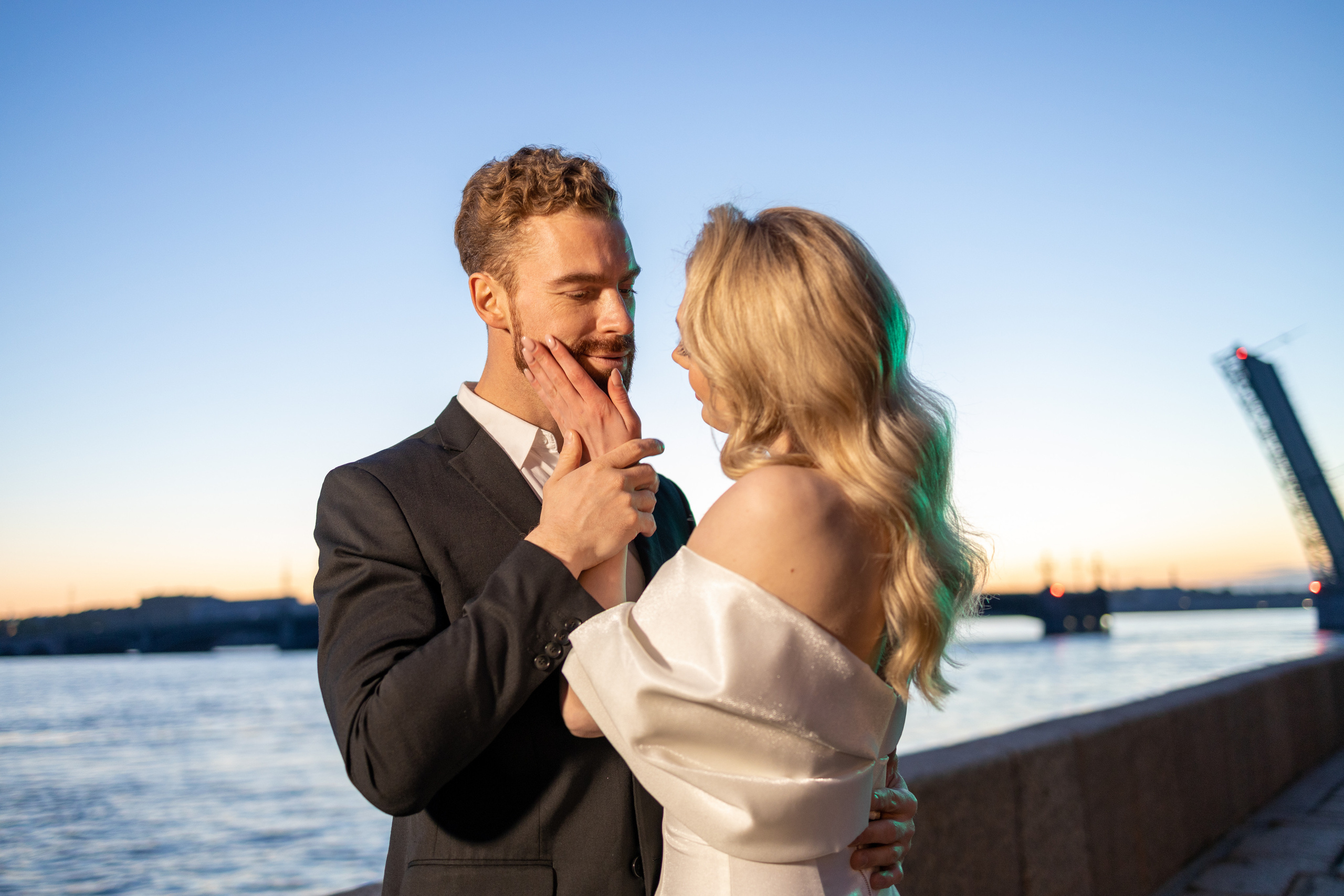 Белое платье, белая фата, белые ночи…. Репортажный и студийный фотограф в Москве — Софи