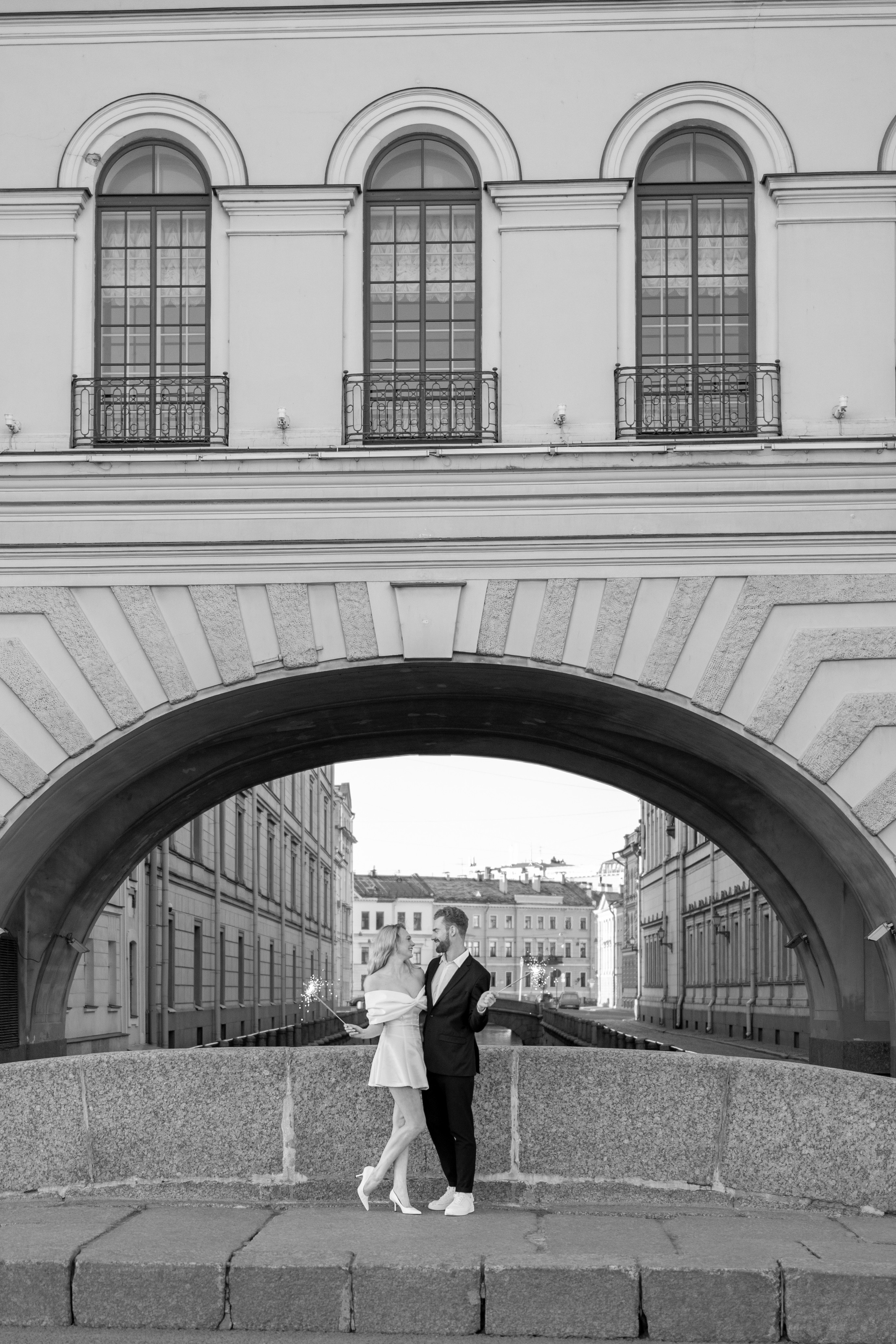 Белое платье, белая фата, белые ночи…. Репортажный и студийный фотограф в Москве — Софи