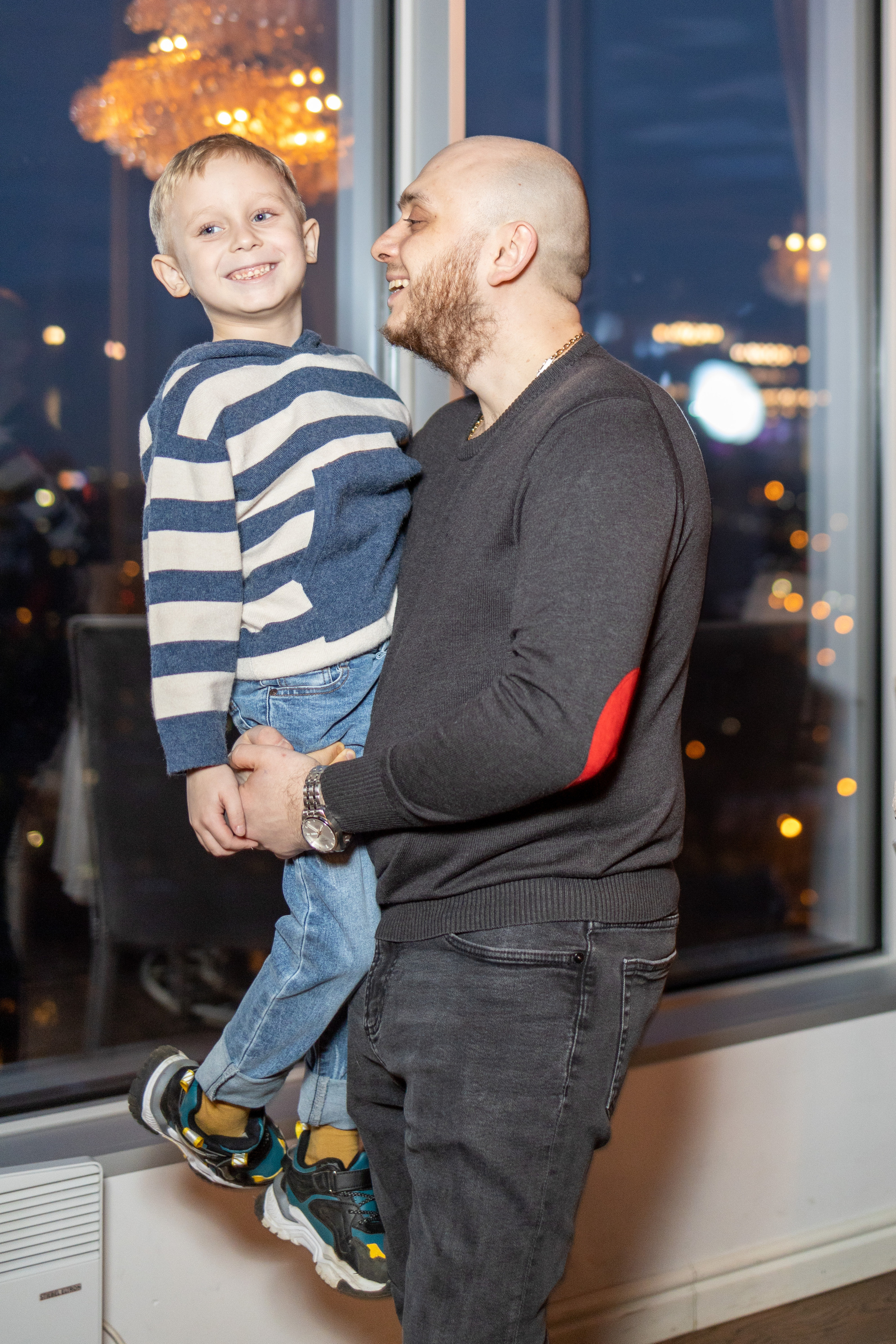 Празднование дня рождения в ресторане. Репортажный и студийный фотограф в Москве — Софи