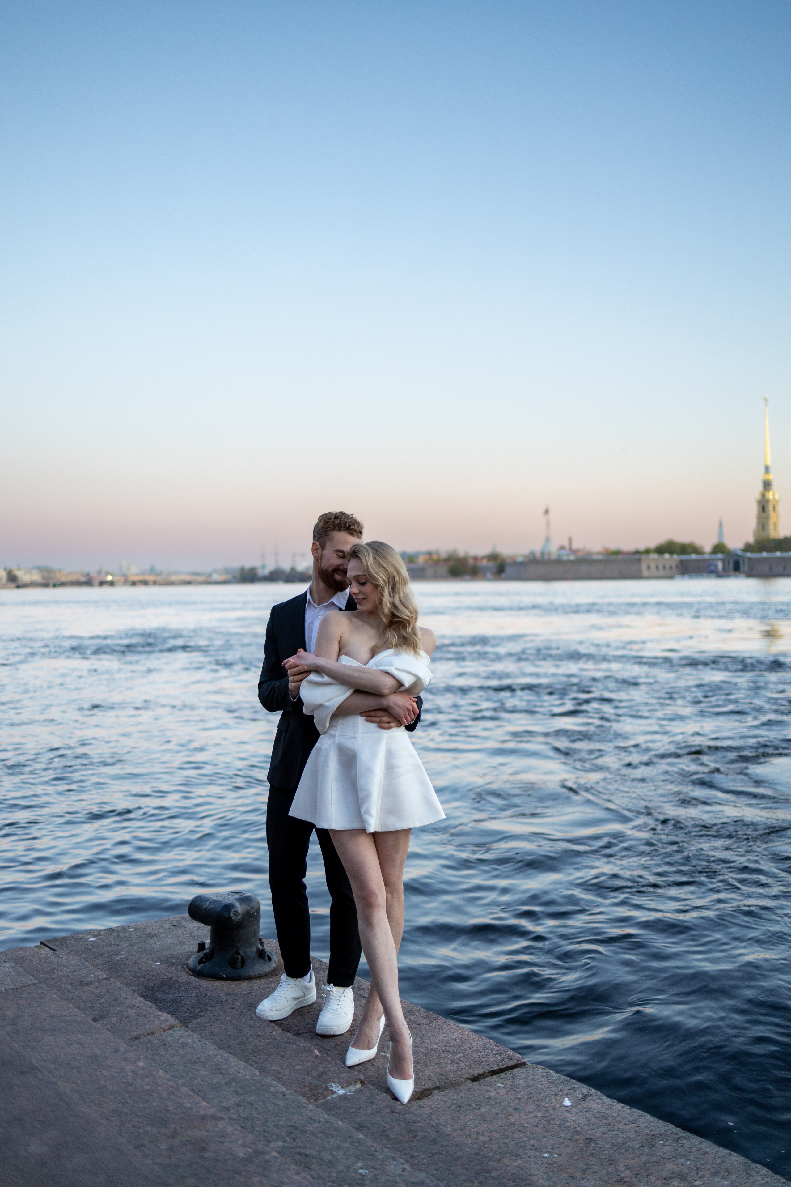 Белое платье, белая фата, белые ночи…. Репортажный и студийный фотограф в Москве — Софи