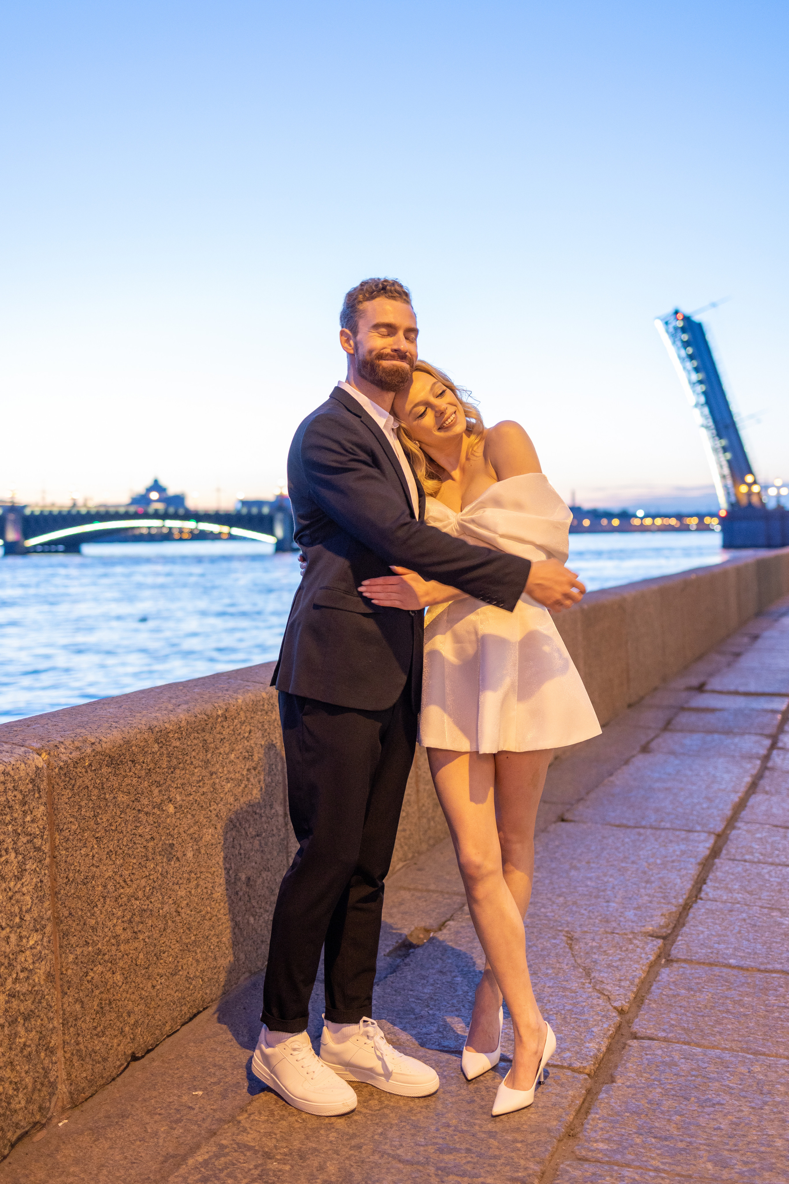 Белое платье, белая фата, белые ночи…. Репортажный и студийный фотограф в Москве — Софи