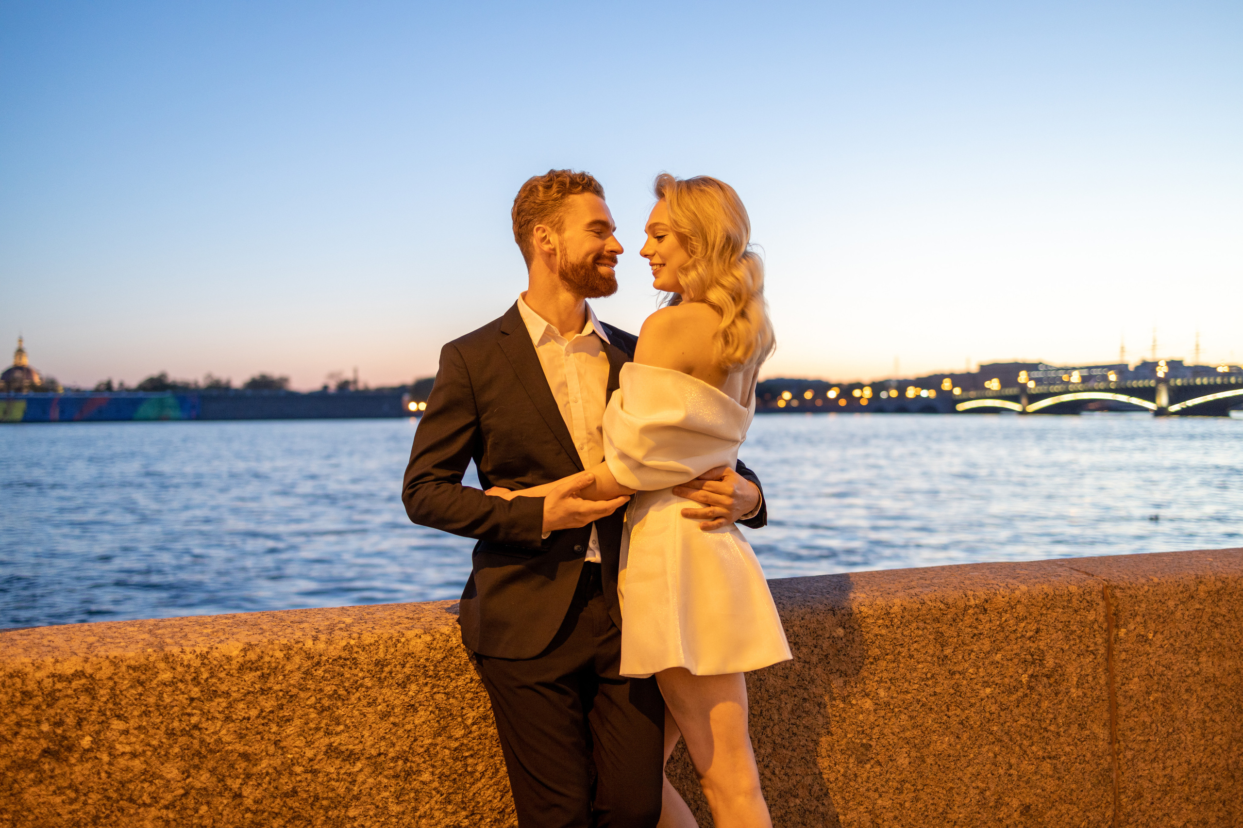 Белое платье, белая фата, белые ночи…. Репортажный и студийный фотограф в Москве — Софи