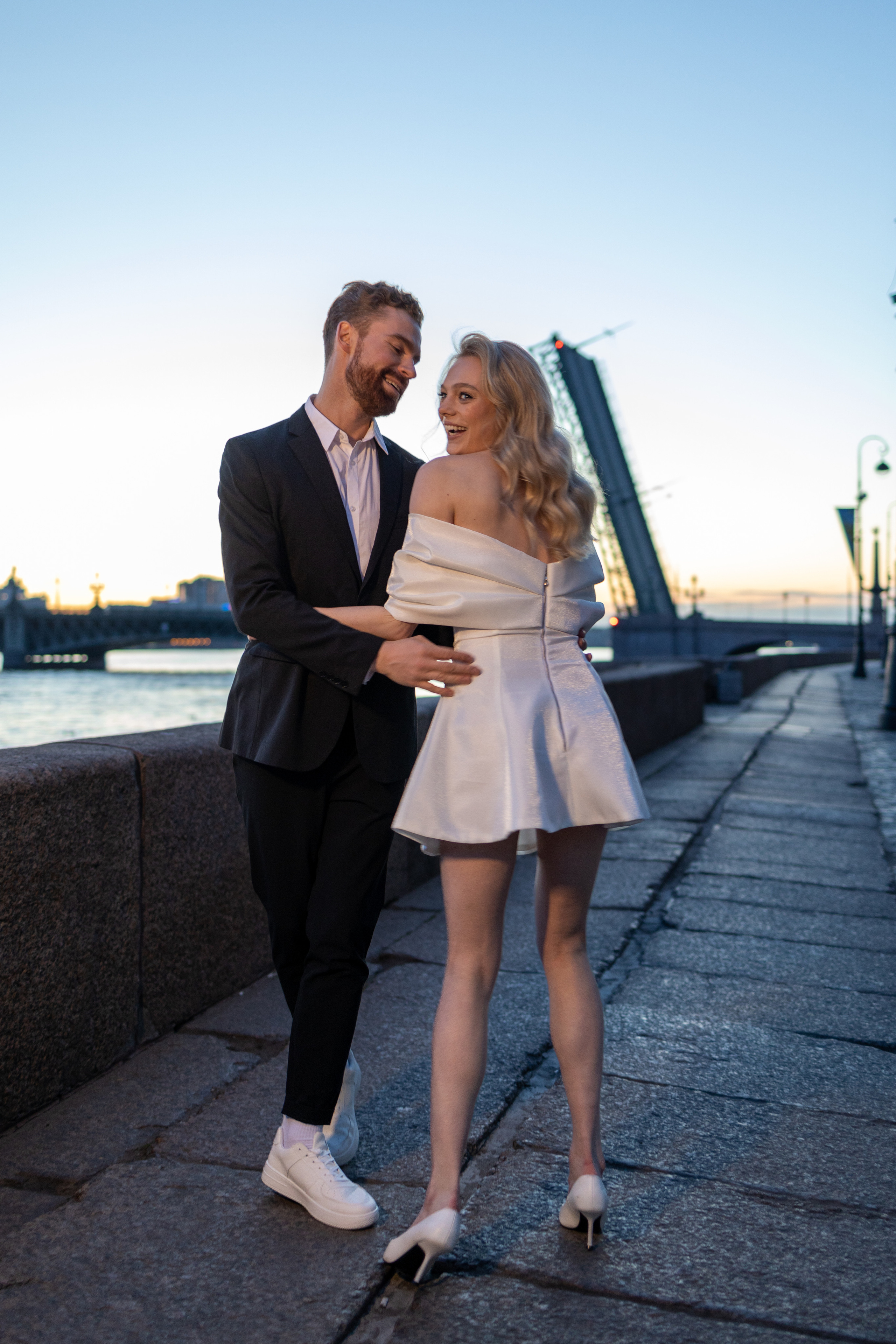 Белое платье, белая фата, белые ночи…. Репортажный и студийный фотограф в Москве — Софи