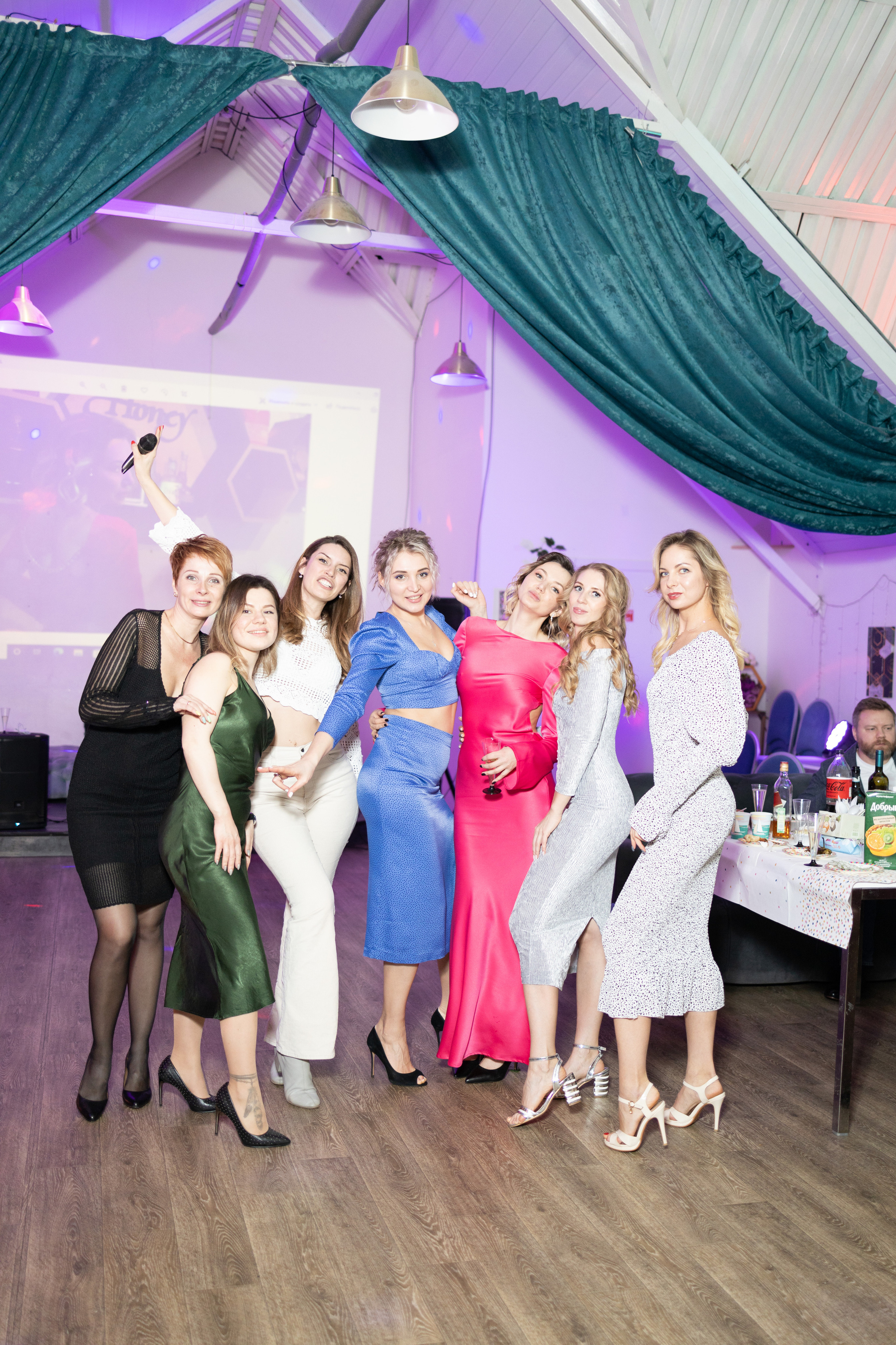 Празднование дня рождения в лофте. Репортажный и студийный фотограф в Москве — Софи