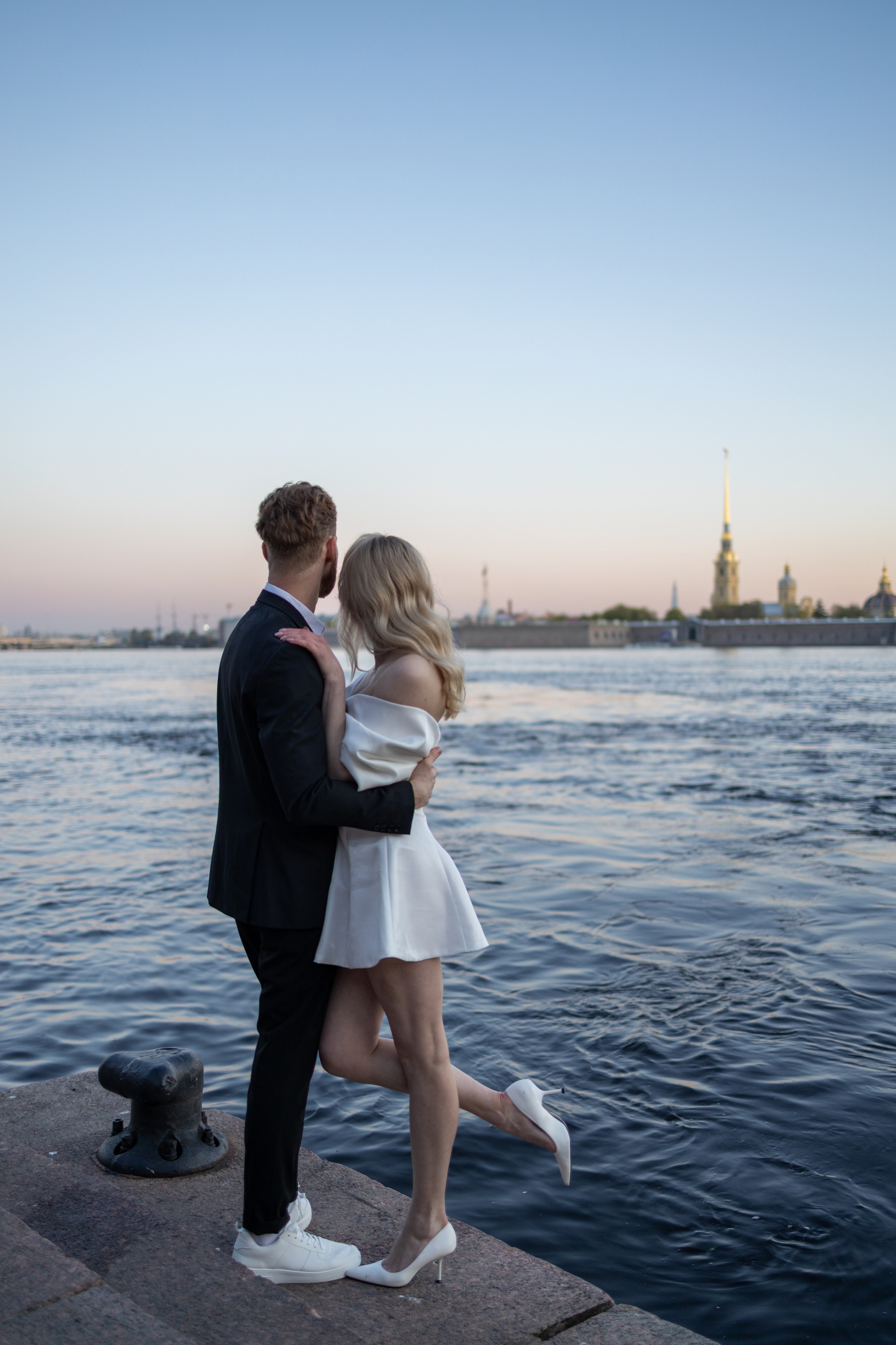 Белое платье, белая фата, белые ночи…. Репортажный и студийный фотограф в Москве — Софи