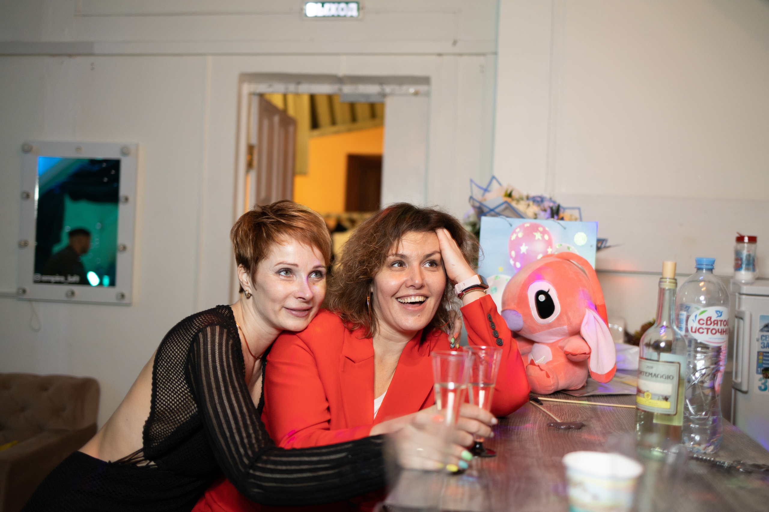 Празднование дня рождения в лофте. Репортажный и студийный фотограф в Москве — Софи