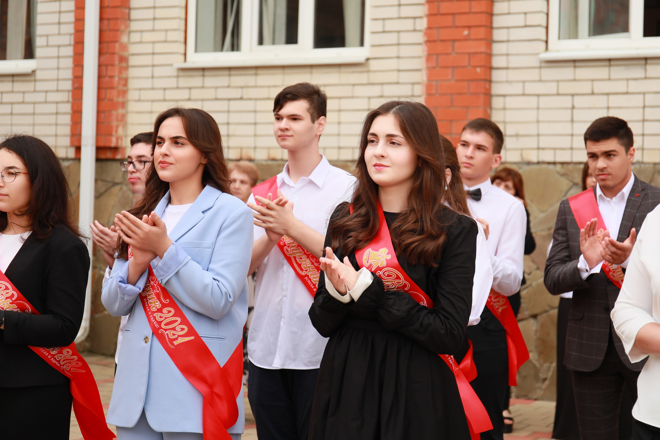 Последний звонок (Школа 2). Детский семейный фотограф Краснодар